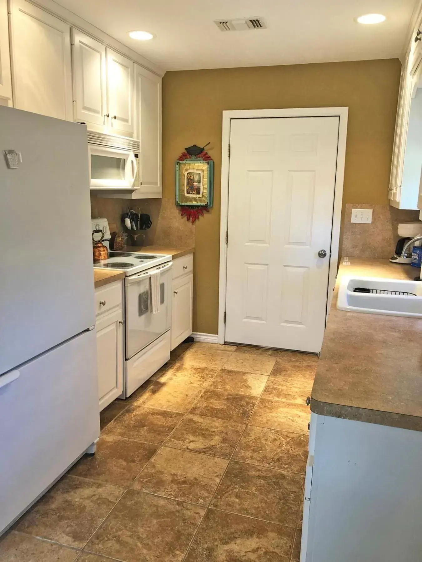 Kitchen/Kitchenette in Inn at Indian Creek