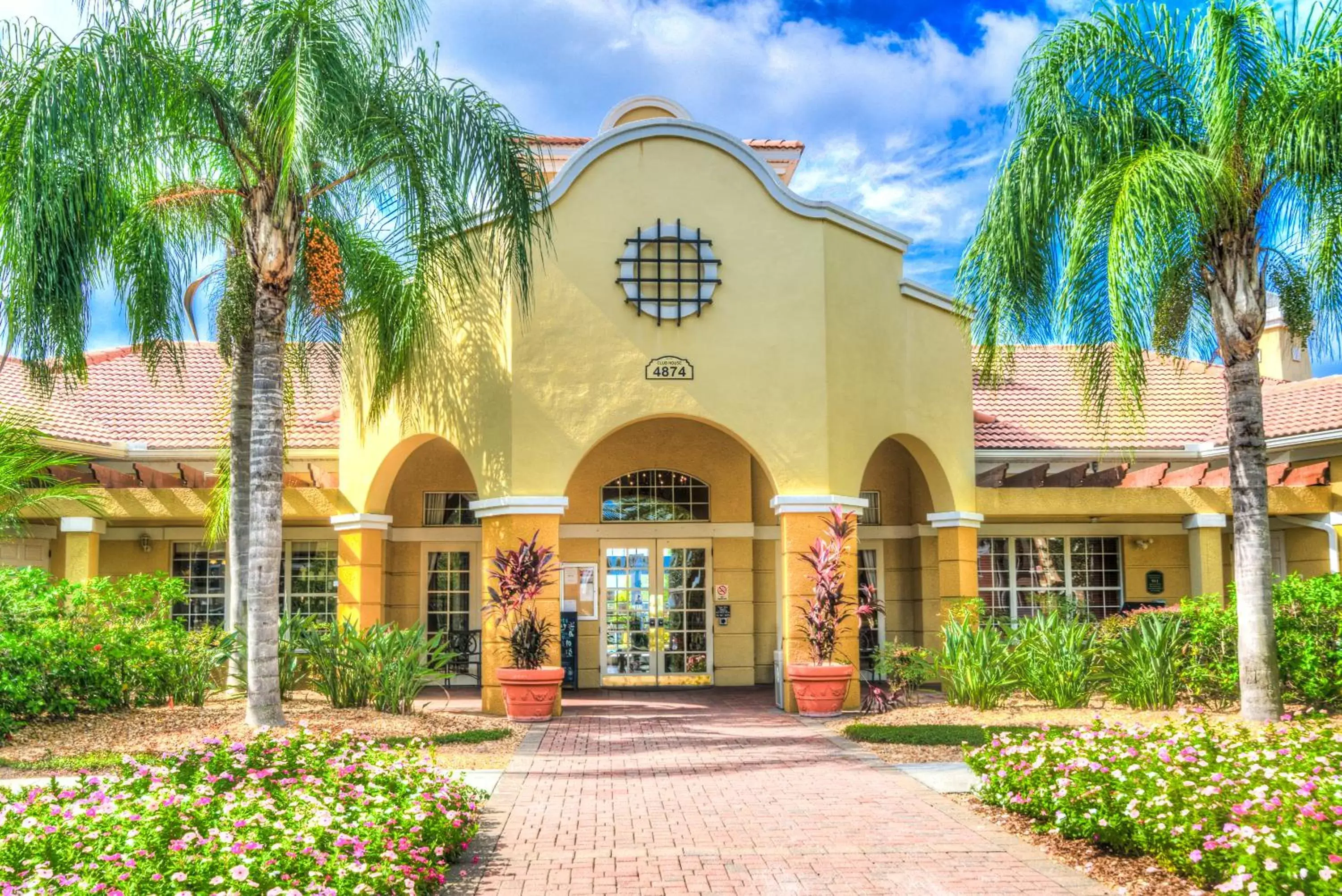 Property building, Garden in Orlando Escape