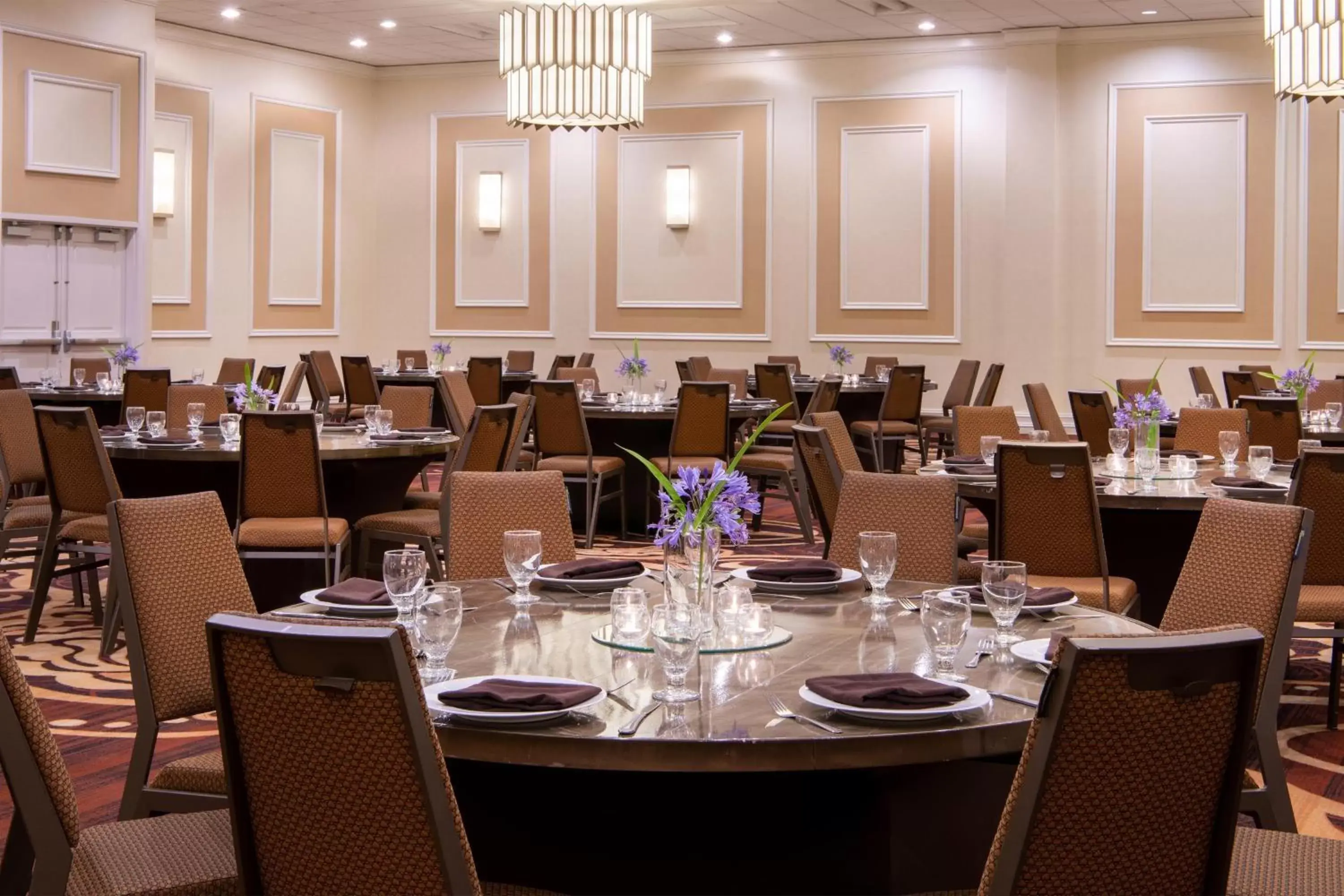 Meeting/conference room, Restaurant/Places to Eat in Sheraton Mission Valley San Diego Hotel