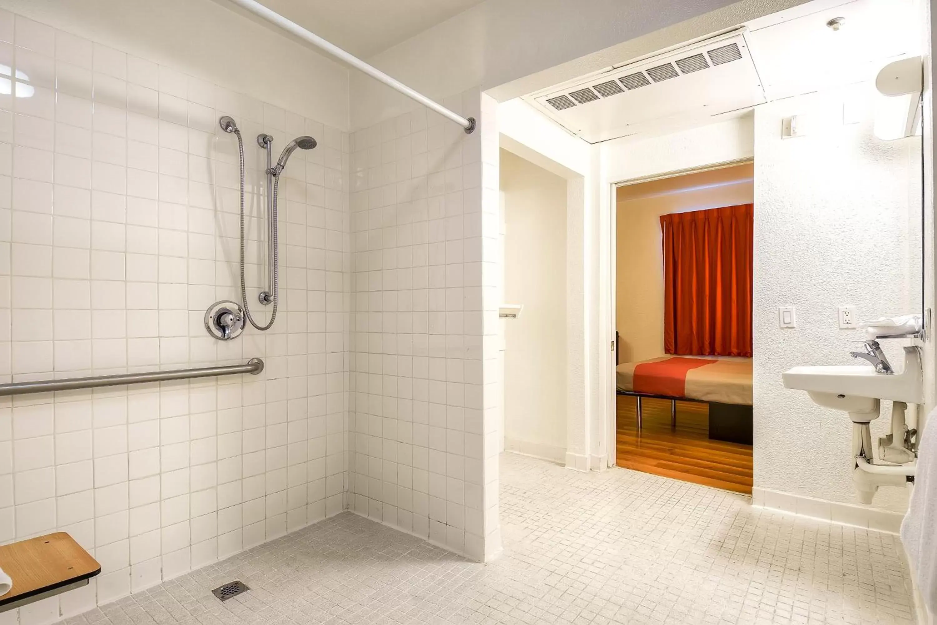 Shower, Bathroom in Motel 6-San Diego, CA - Downtown