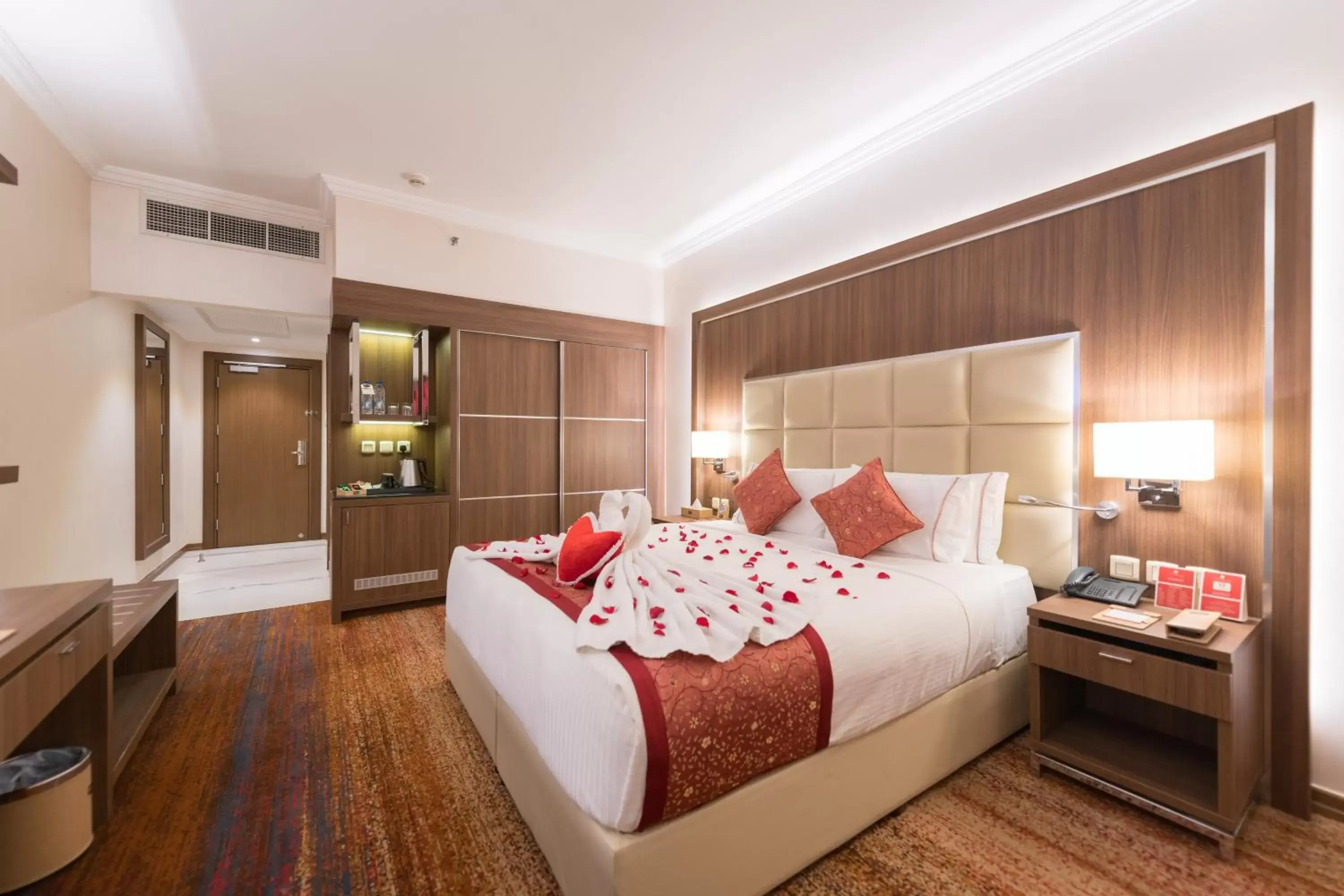 Bedroom, Bed in Ramada by Wyndham Continental Jeddah