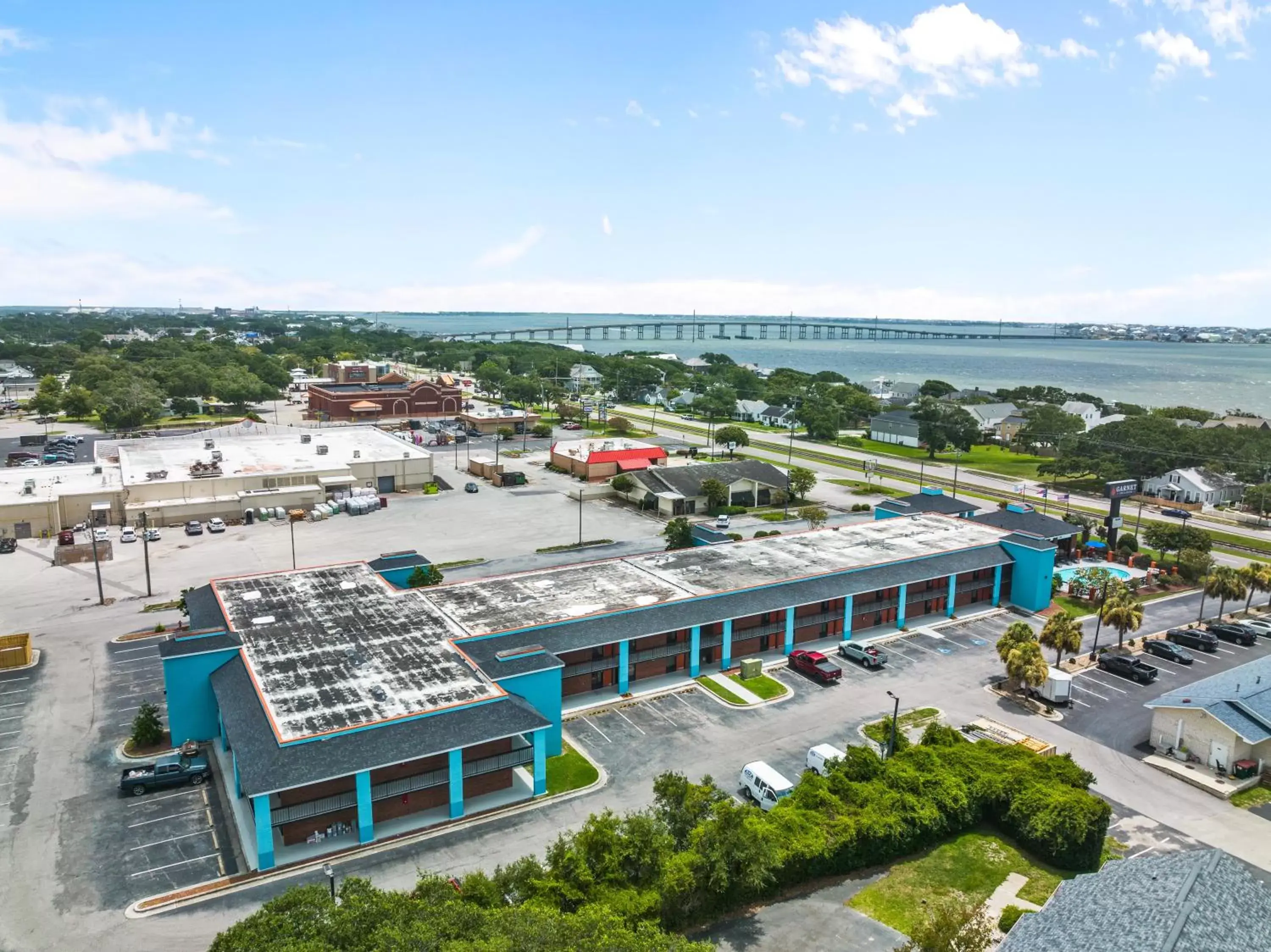 Bird's eye view, Bird's-eye View in Garnet Inn & Suites, Morehead City near Atlantic Beach