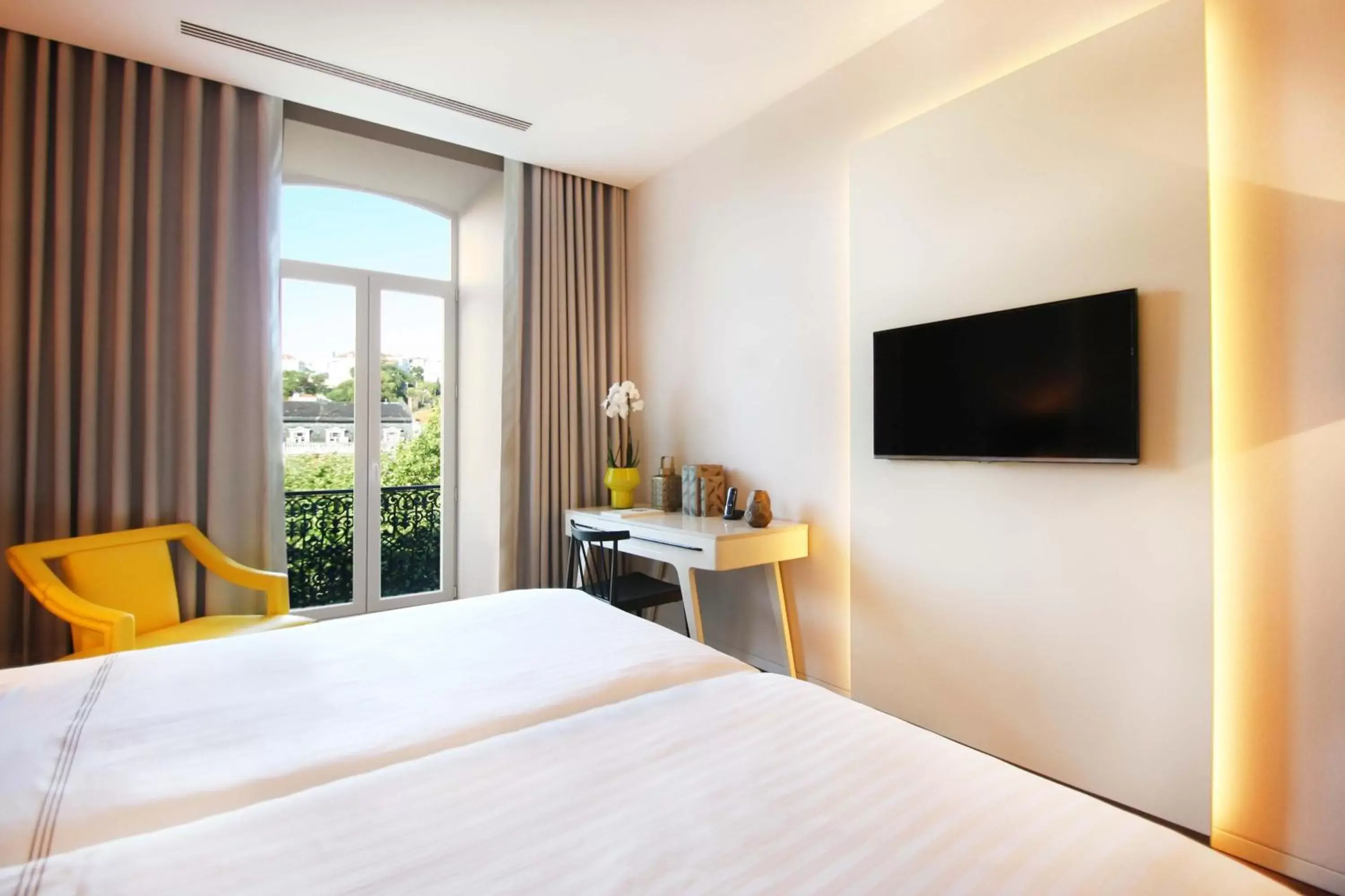 TV and multimedia, Bed in BessaHotel Liberdade