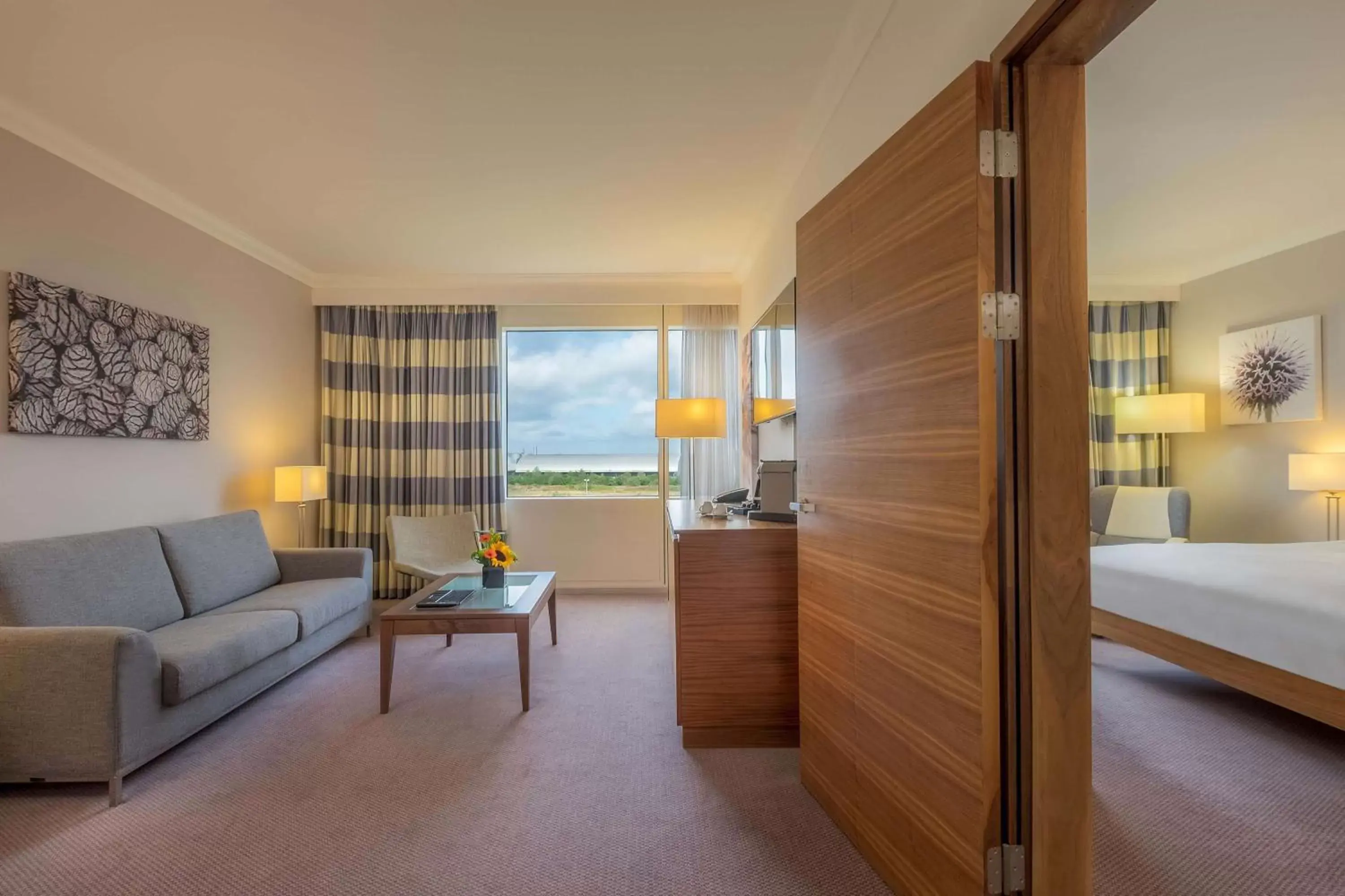 Living room, Bed in Hilton Reading Living room, Bed in Hilton Reading