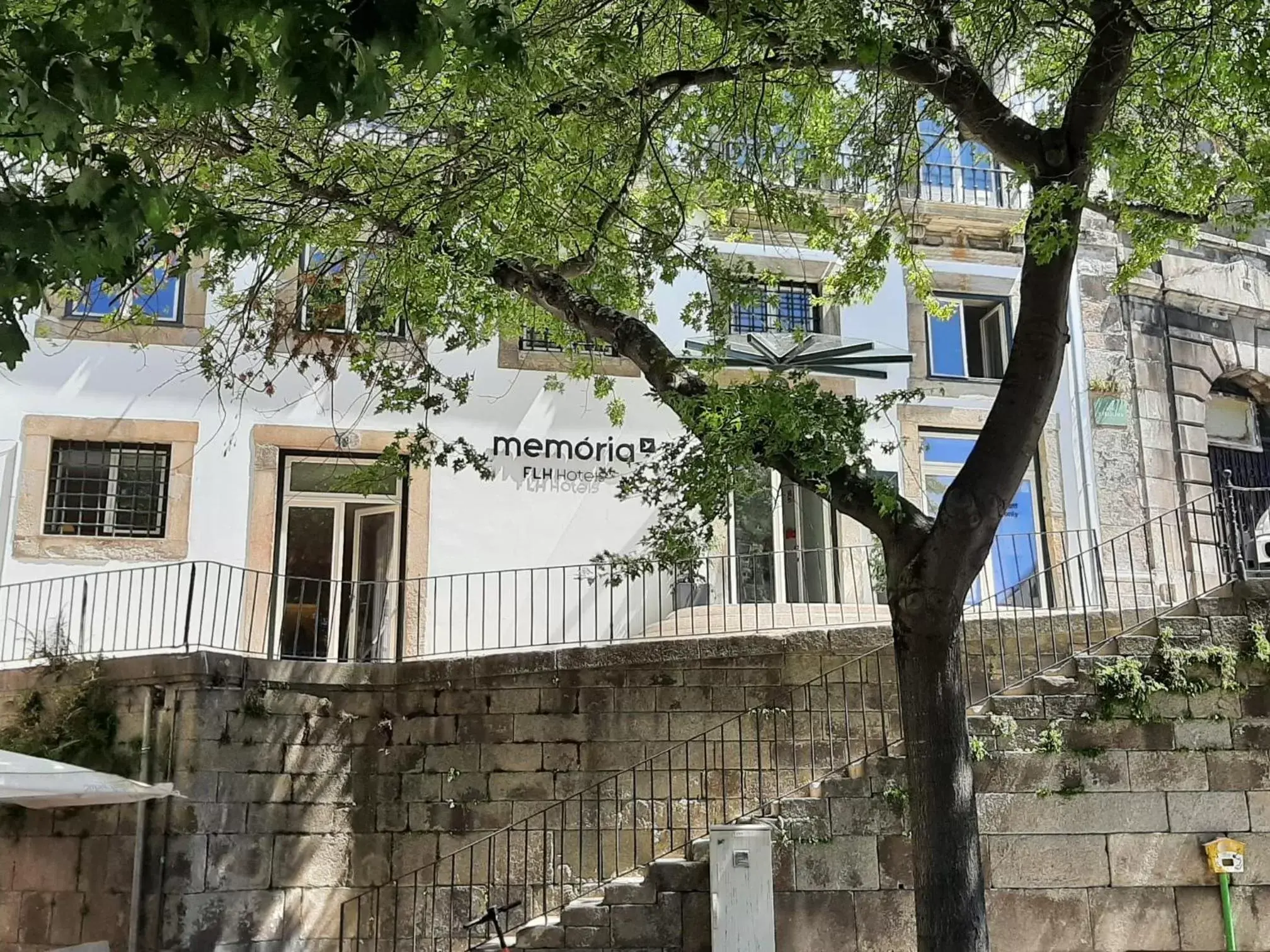 Facade/entrance in Memoria Porto FLH Hotels