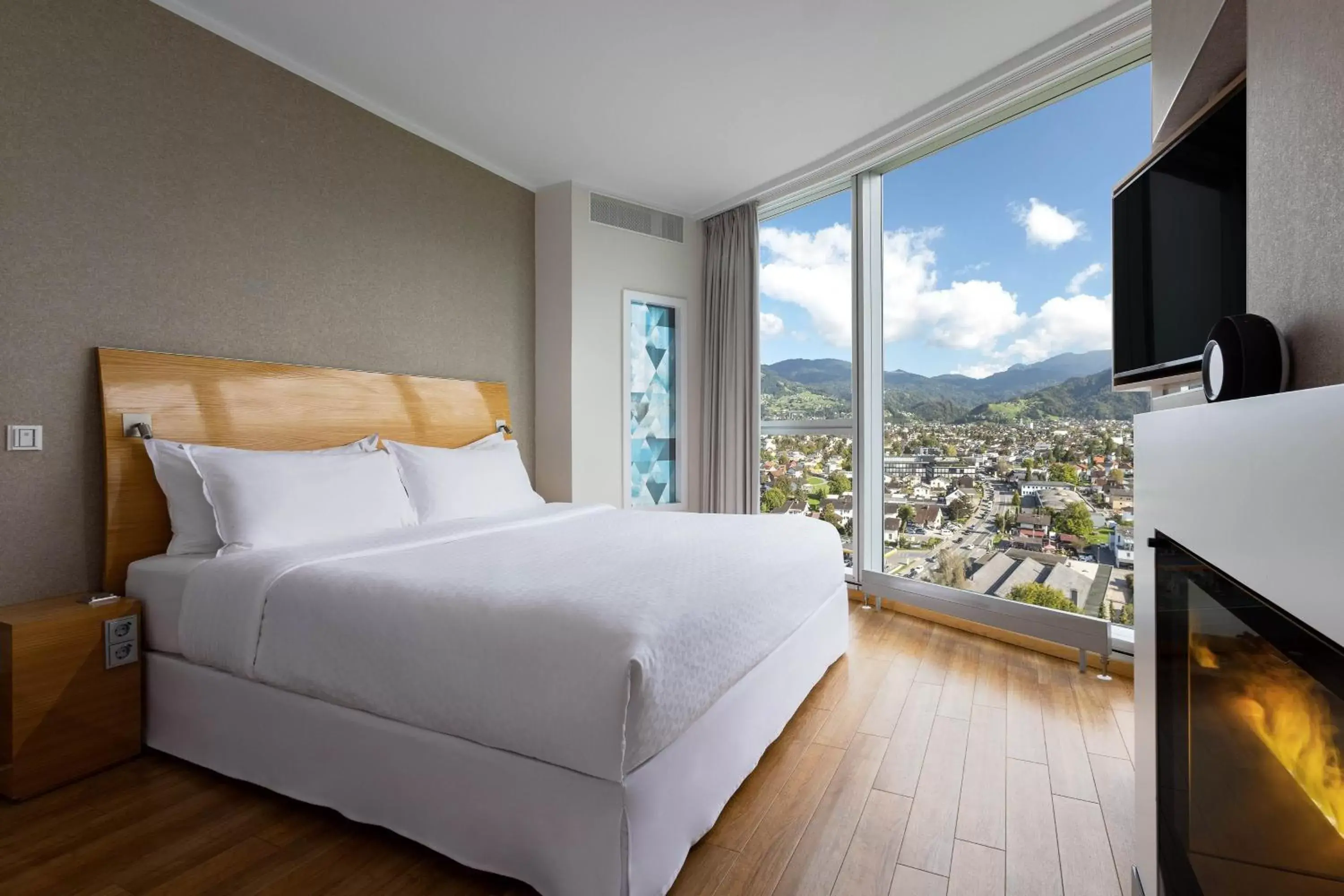 Photo of the whole room in Four Points by Sheraton Panoramahaus Dornbirn