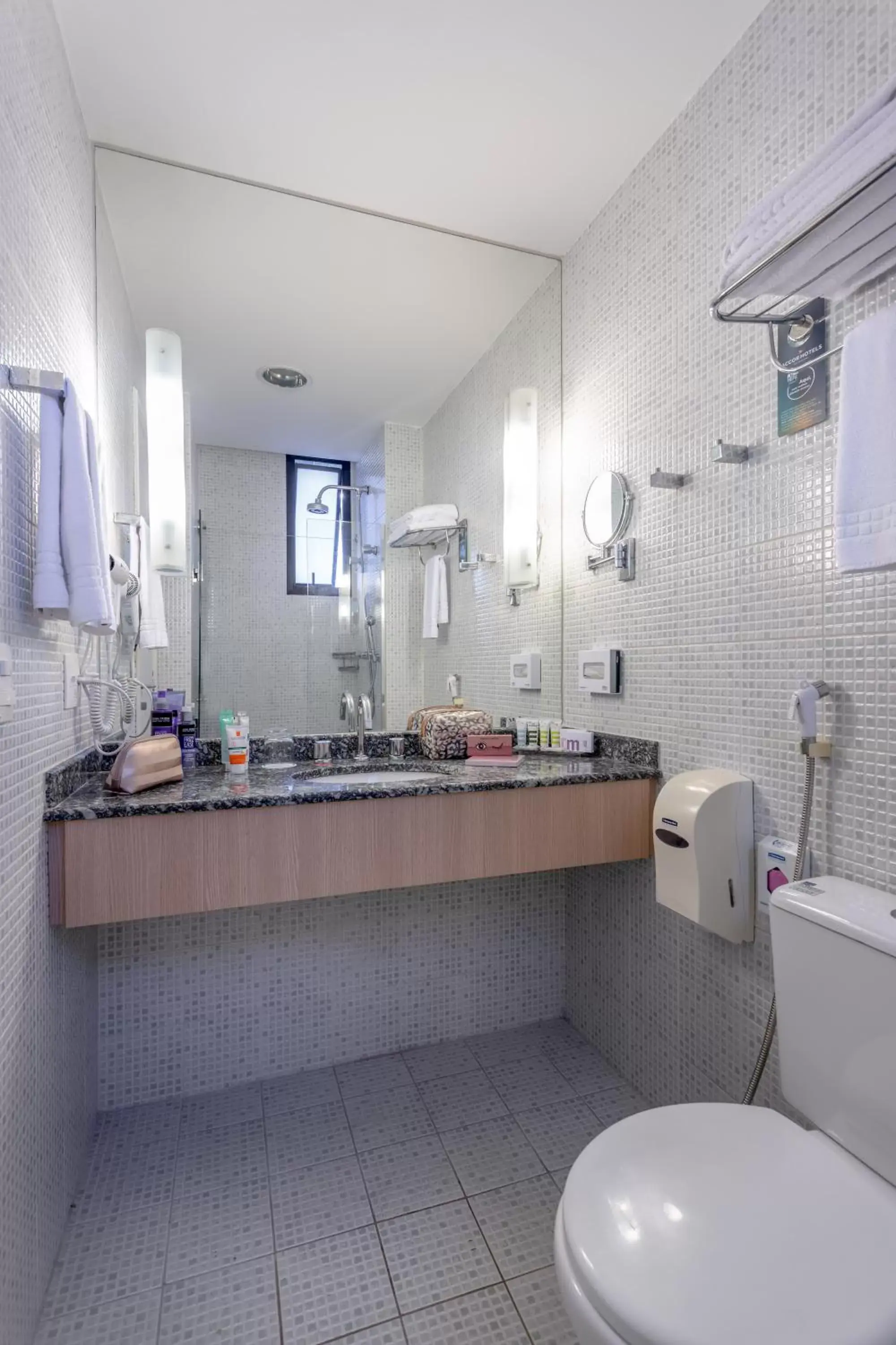 Bathroom, Restaurant/Places to Eat in Mercure Sao Paulo Naçoes Unidas
