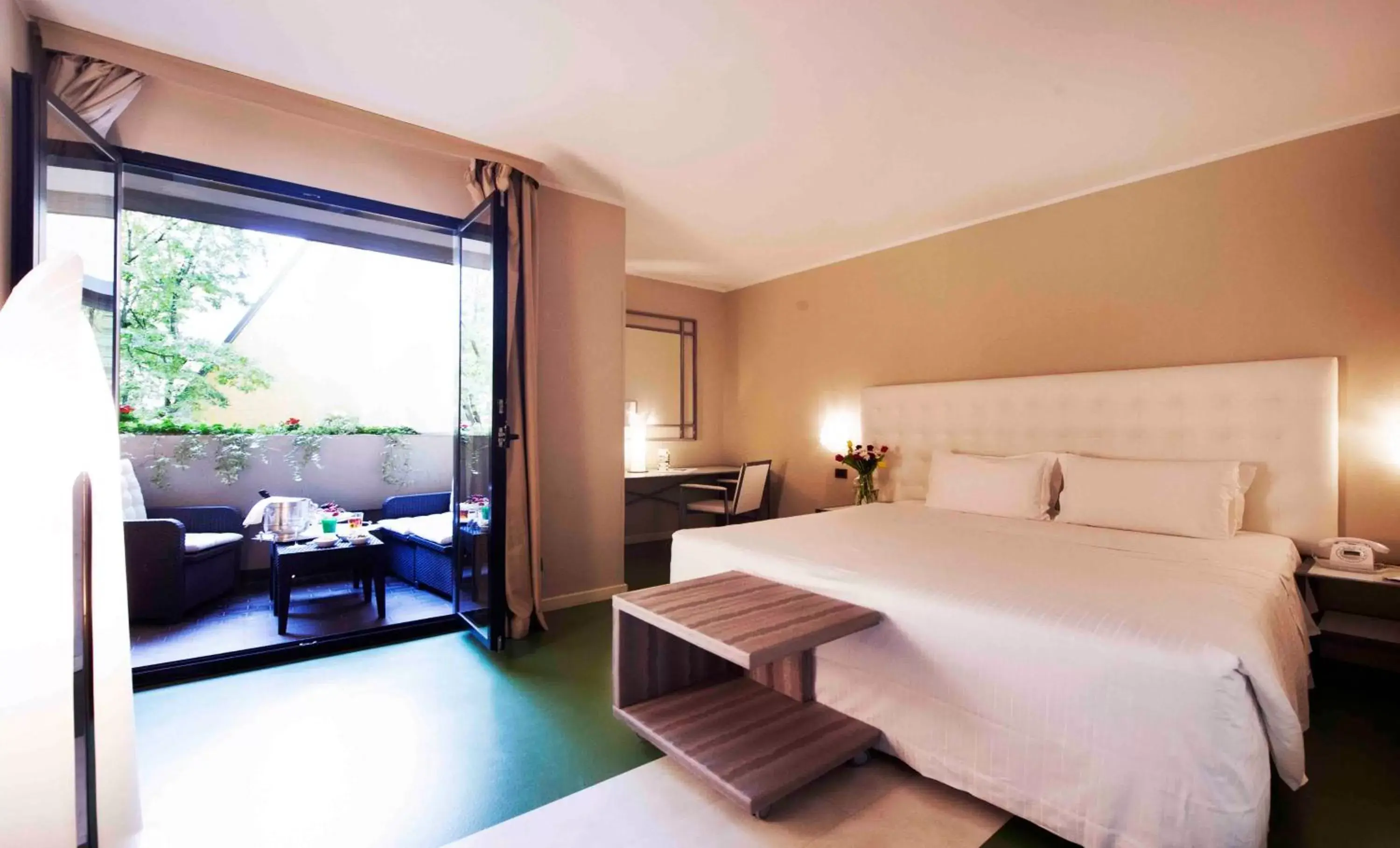 Balcony/Terrace, Bed in Art Hotel Navigli