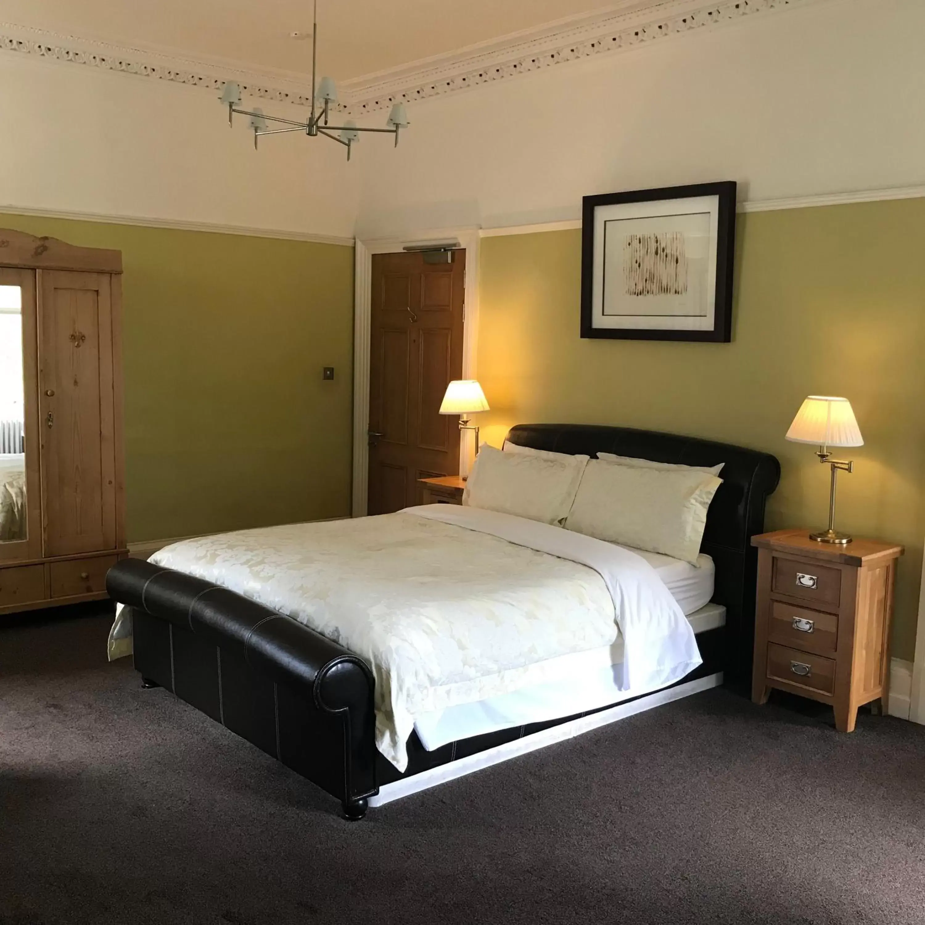 Bed in Ashtree House Hotel, Glasgow Airport & Paisley