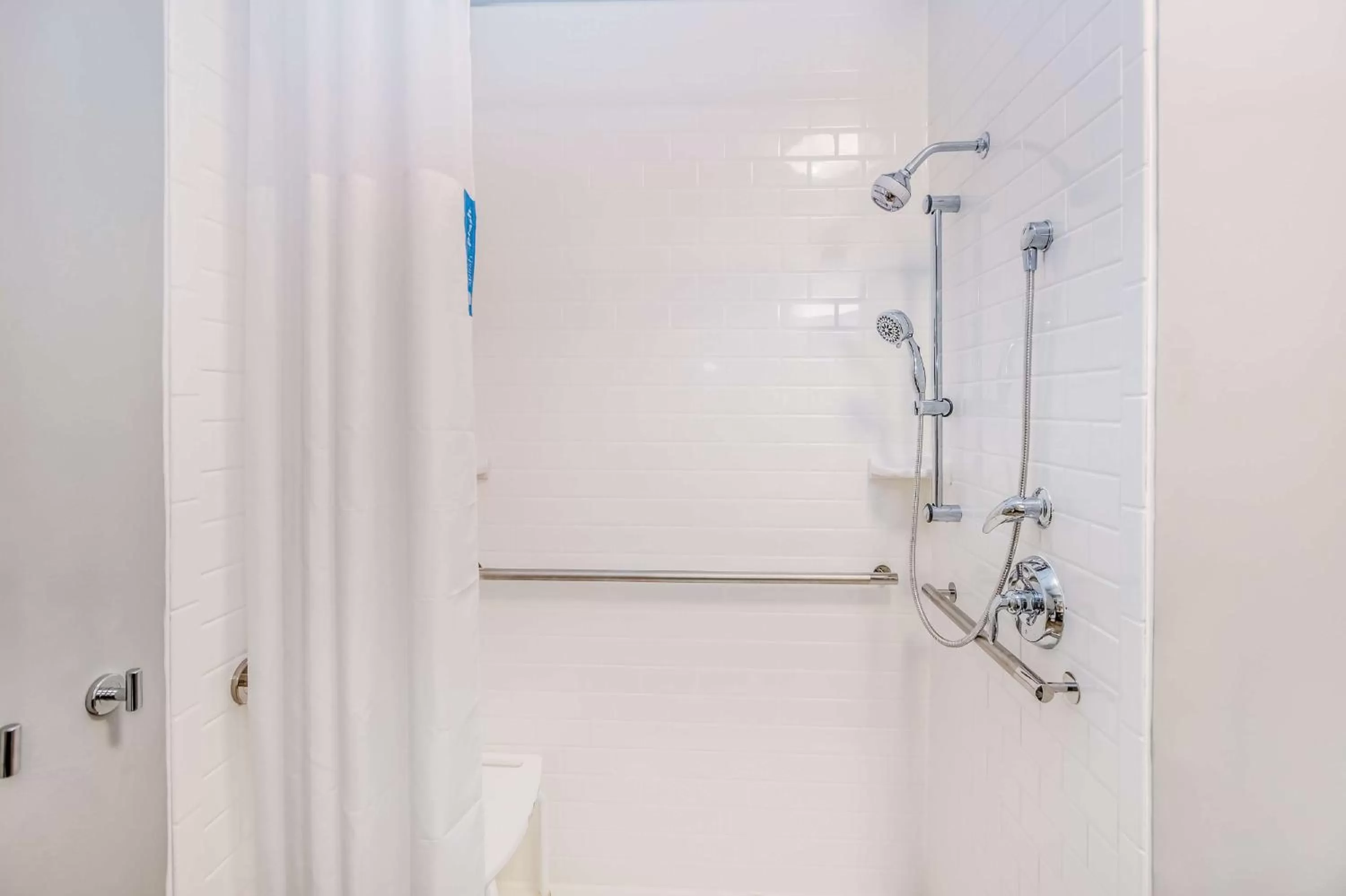 Living room in Hampton Inn Pensacola Beach