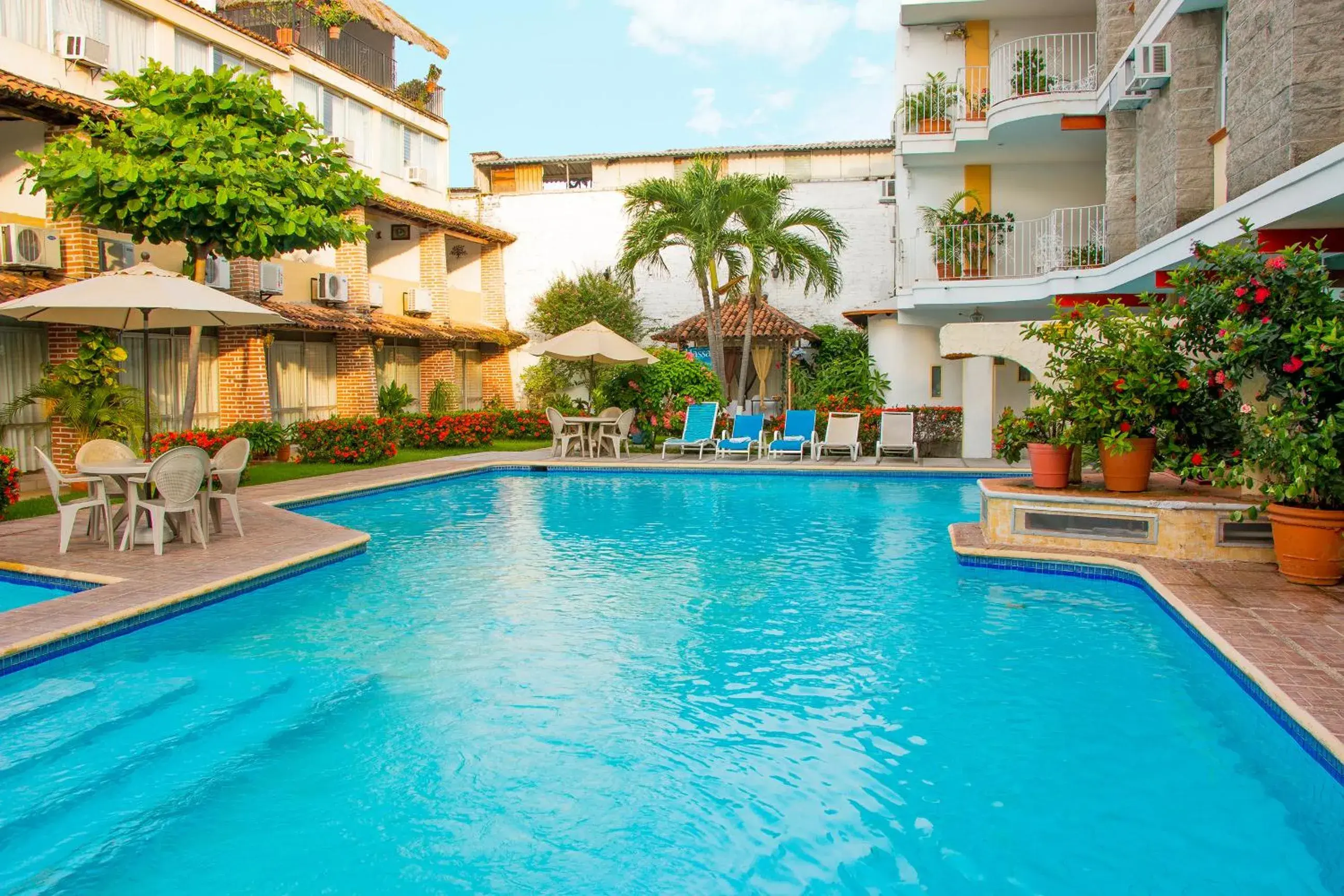 Property building, Swimming Pool in Vallartasol Hotel