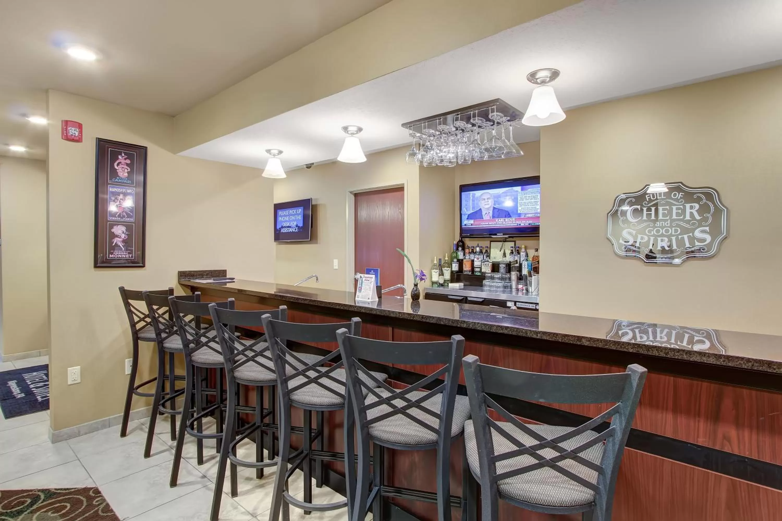 TV and multimedia in Cobblestone Hotel & Suites - Waynesboro