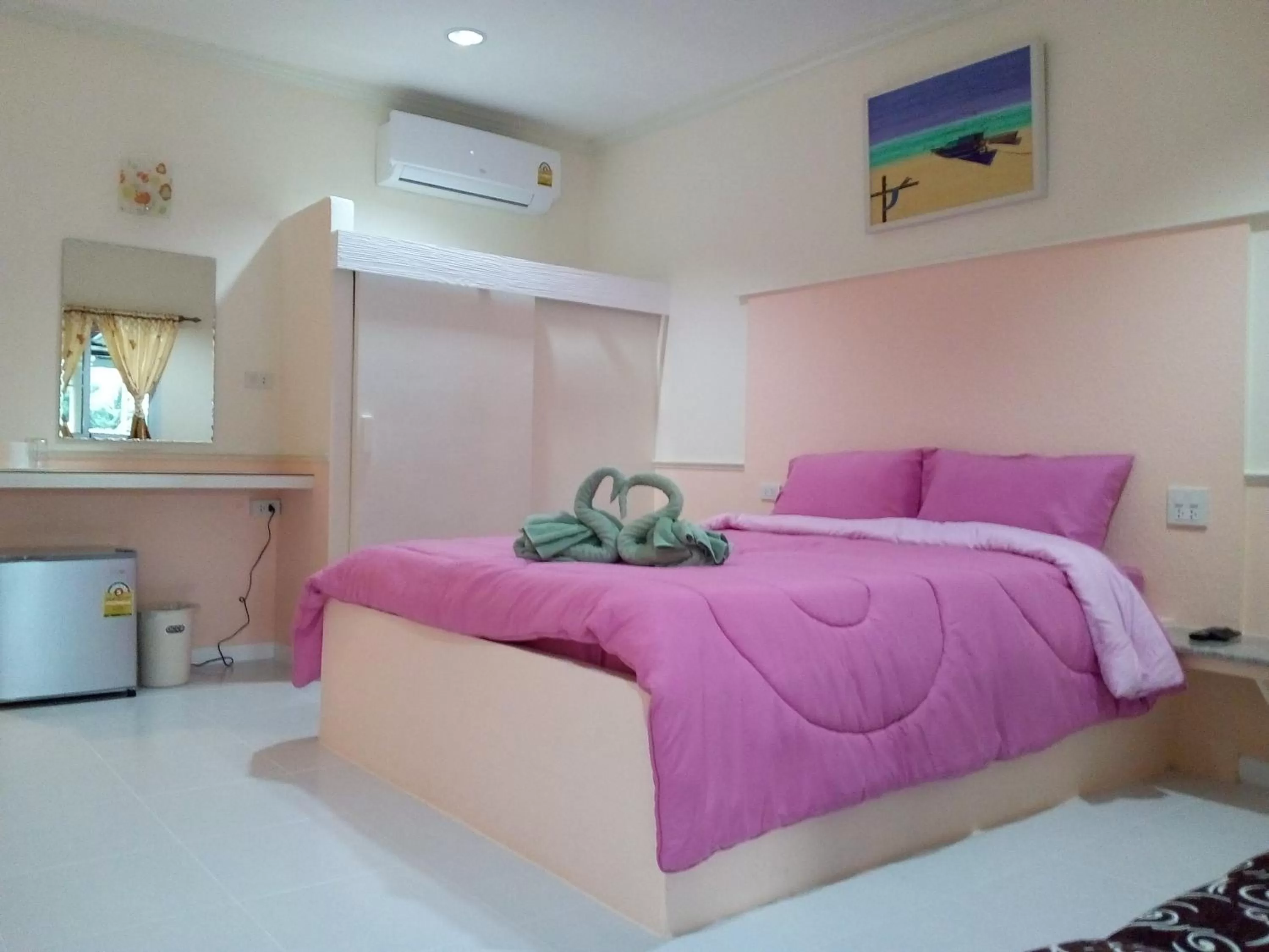 Bedroom, Bed in Fancy Carp Resort