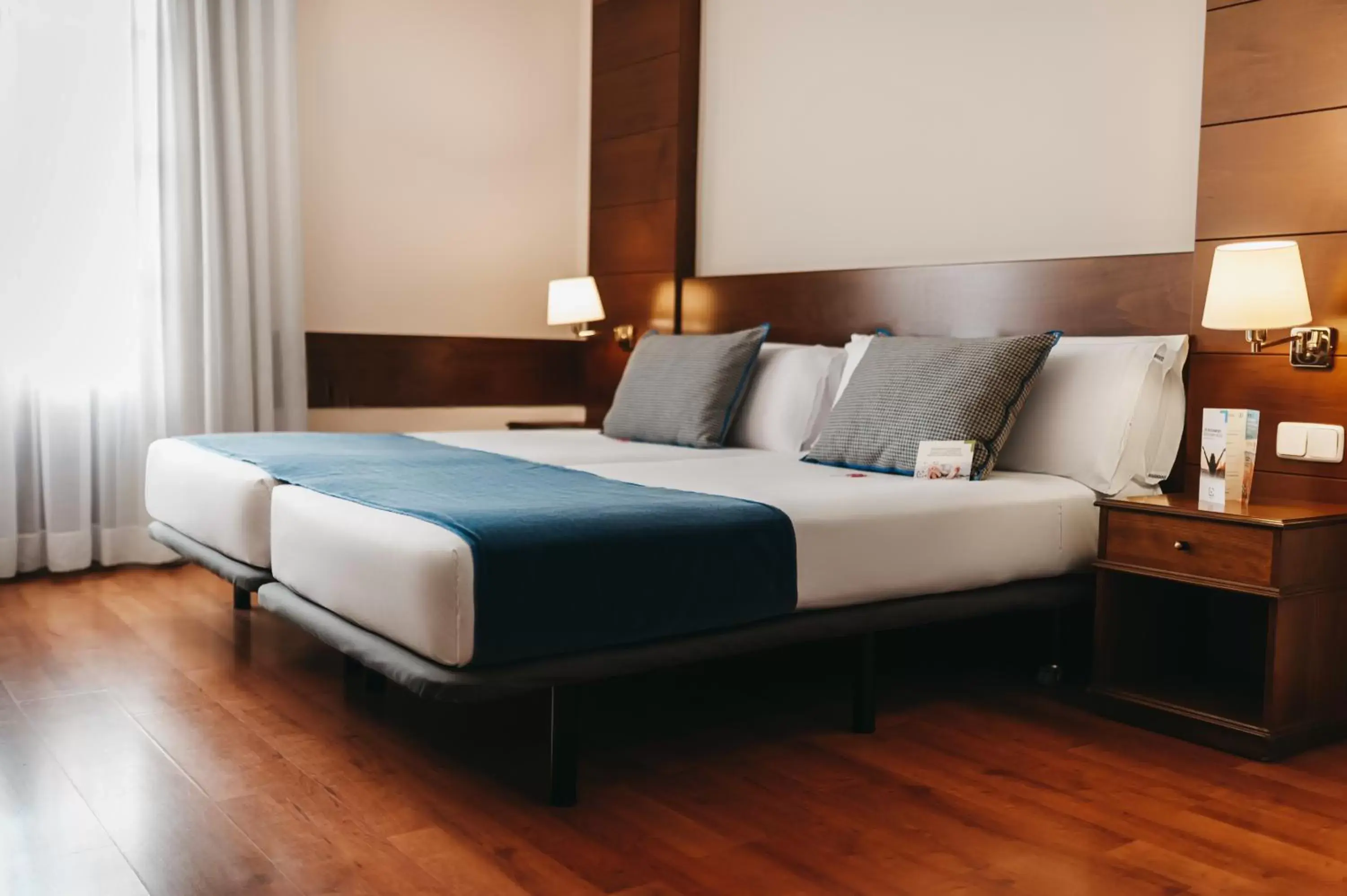 Photo of the whole room, Bed in Oriente Atiram Hotel Photo of the whole room, Bed in Oriente Atiram Hotel