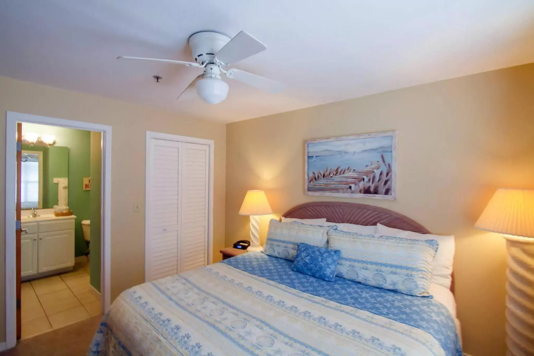 Bedroom in Sandpeddler Inn and Suites