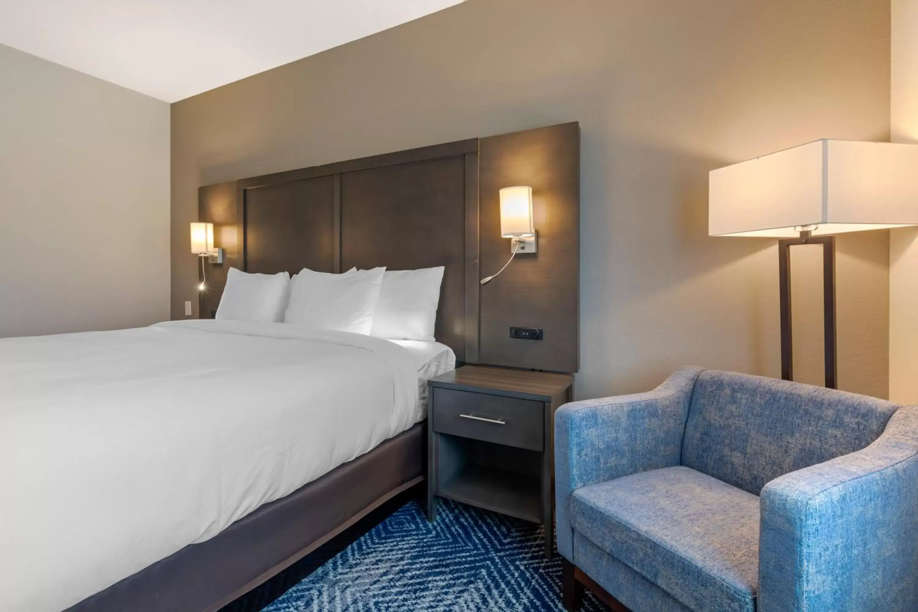 Bedroom, Bed in Comfort Inn & Suites Balch Springs - SE Dallas