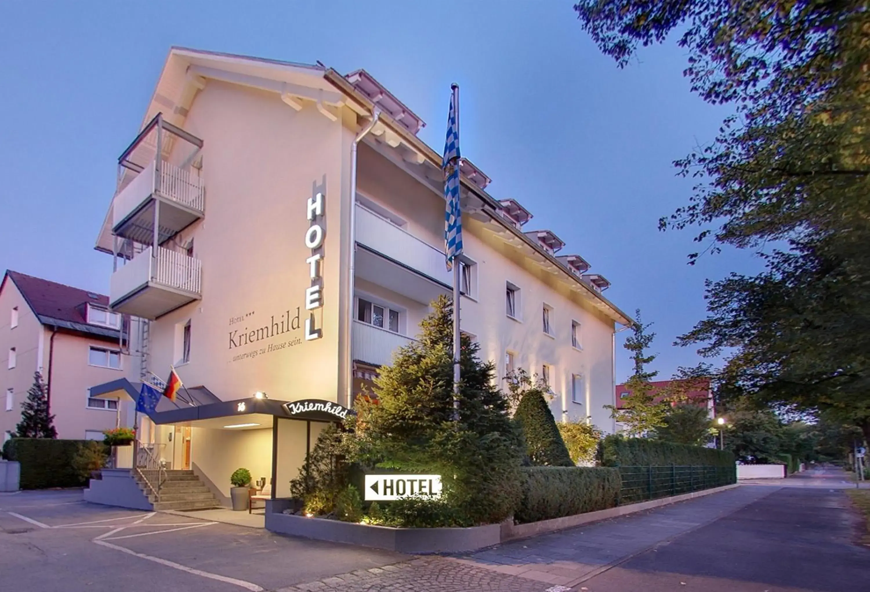 Facade/entrance, Property Building in Hotel Kriemhild am Hirschgarten