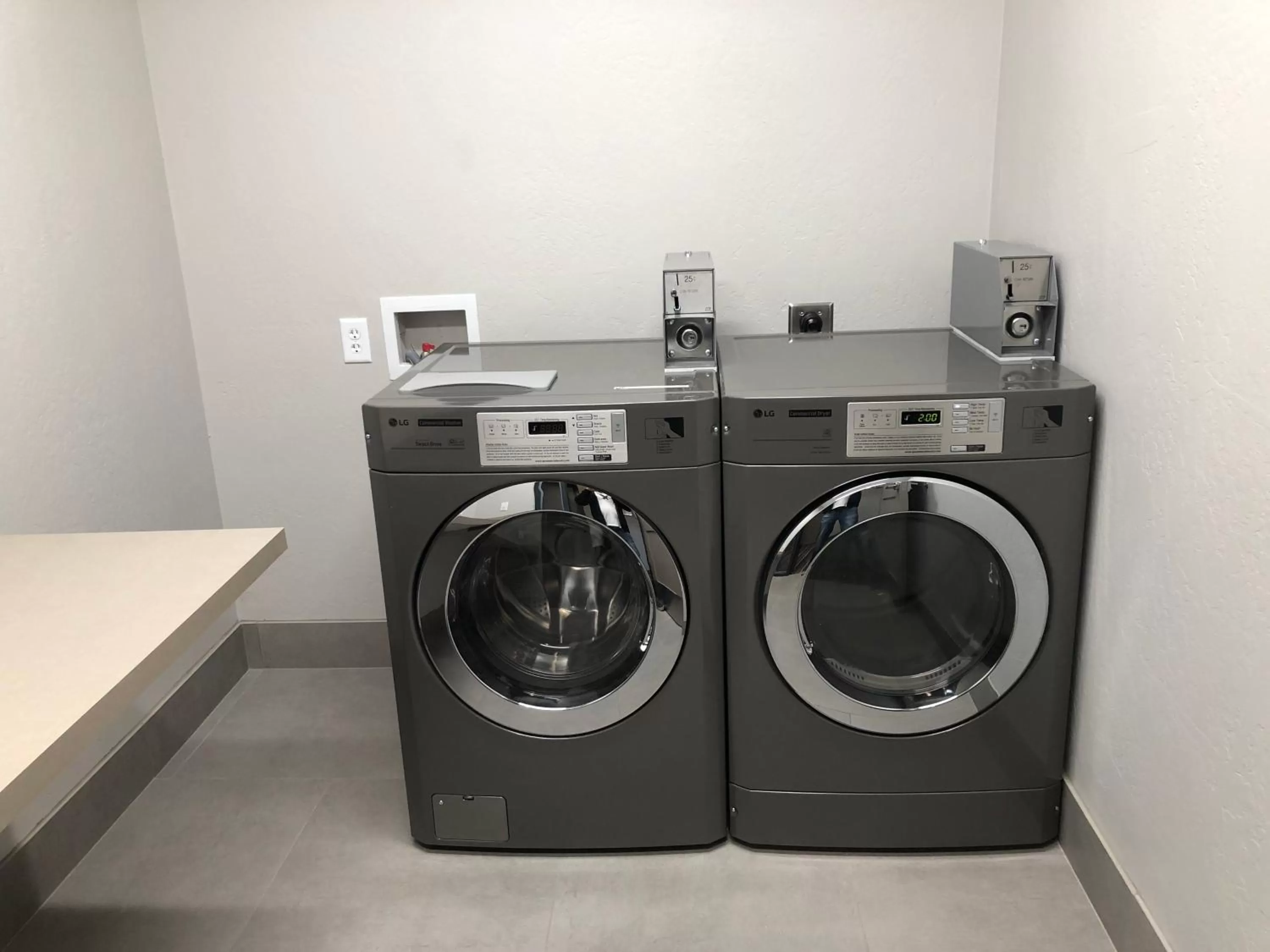 Area and facilities in Country Inn & Suites by Radisson, Flagstaff Downtown, AZ