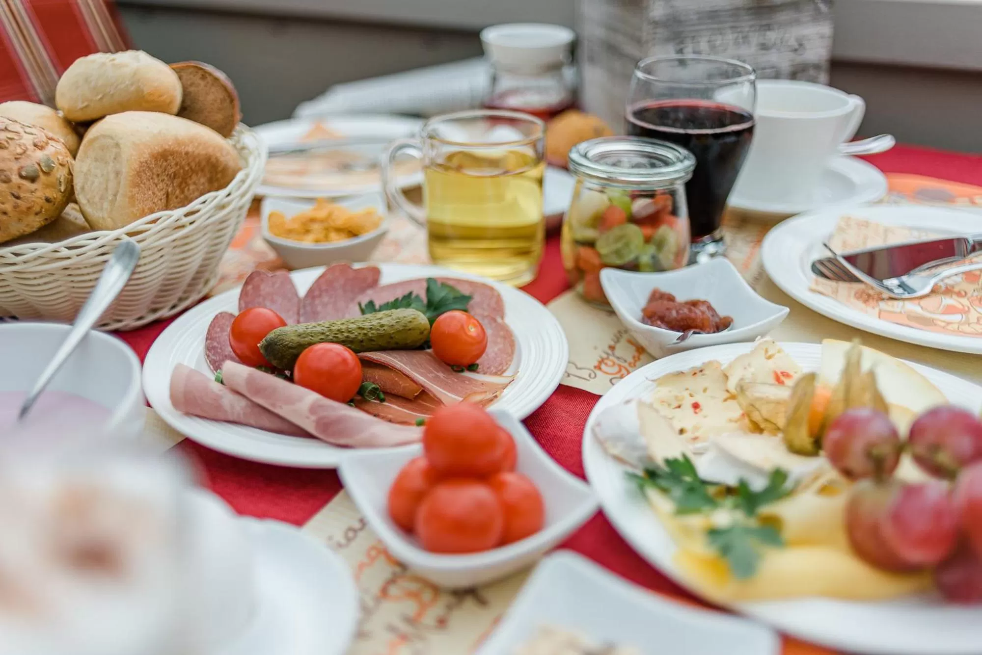 Food and drinks in Romantik Hotel Ahrenberg