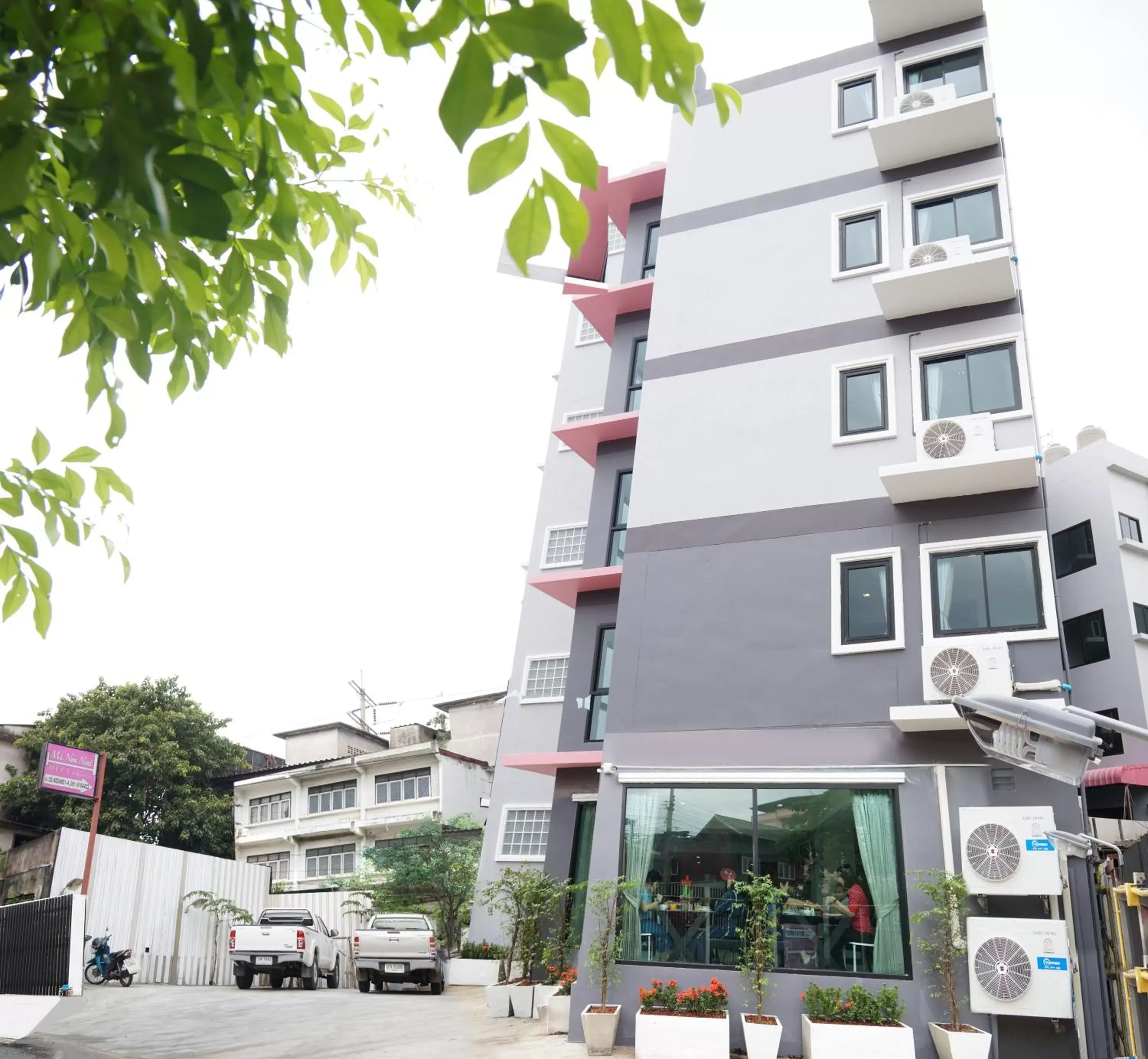 Property Building in Ma Non Nont Hotel & Apartment