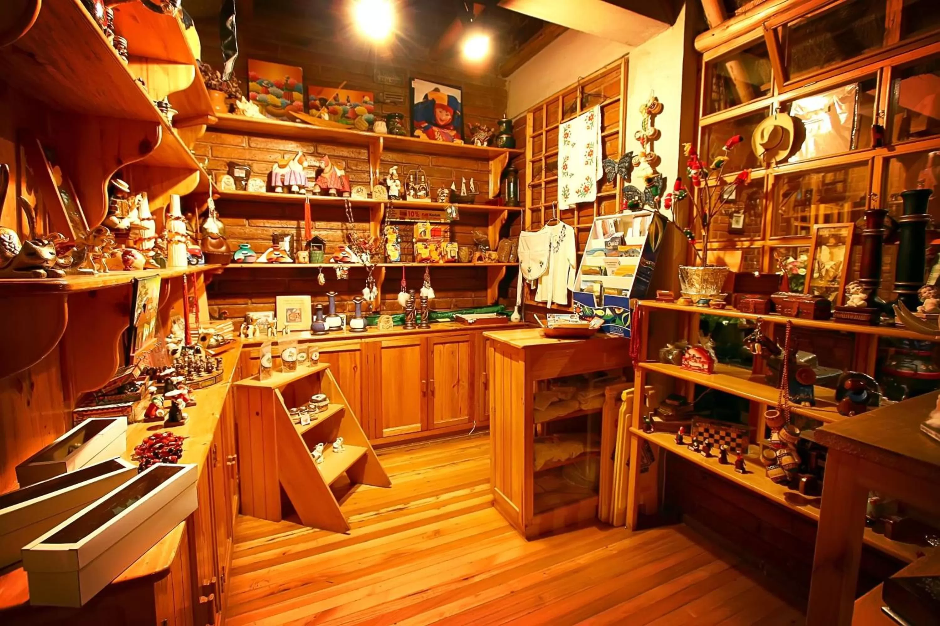 On-site shops in Puertolago Country Inn & Resort