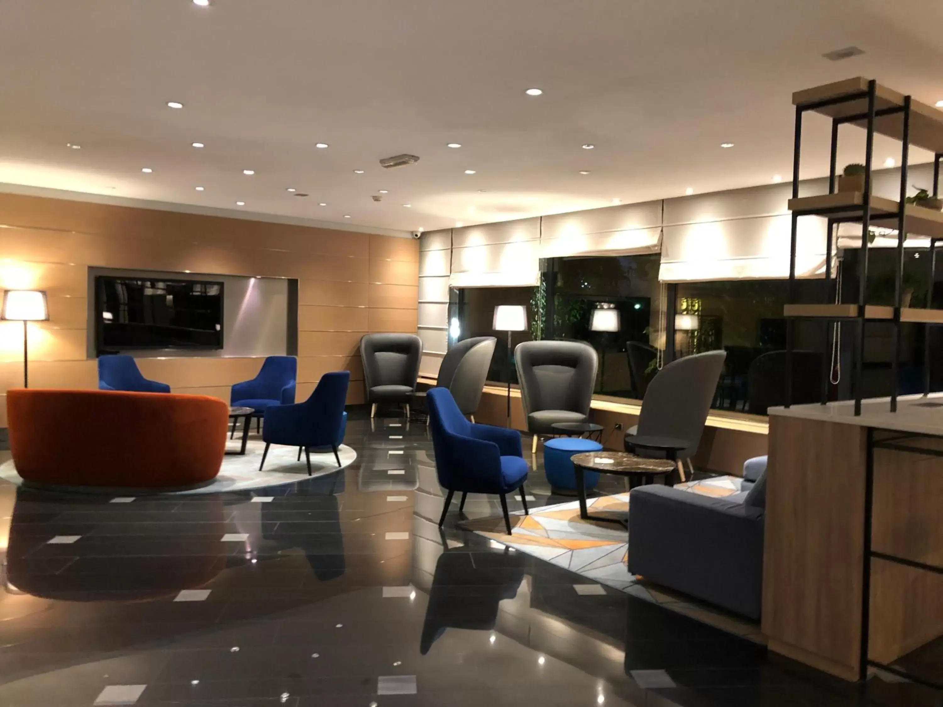 Lounge or bar, Lounge/Bar in Crowne Plaza Milan Linate, an IHG Hotel