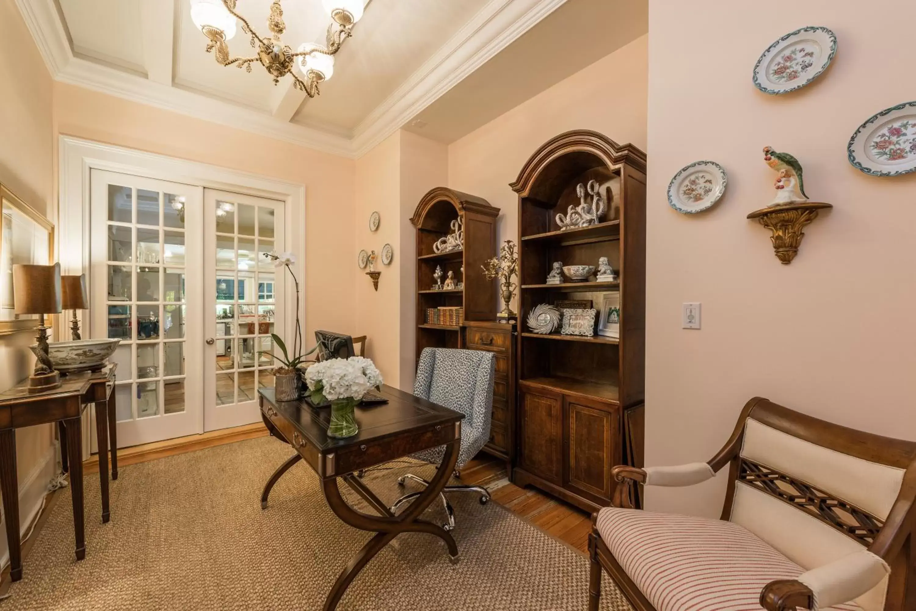 Lobby or reception, Seating Area in Old Town Manor