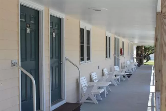 Property building in Pony Island Inn