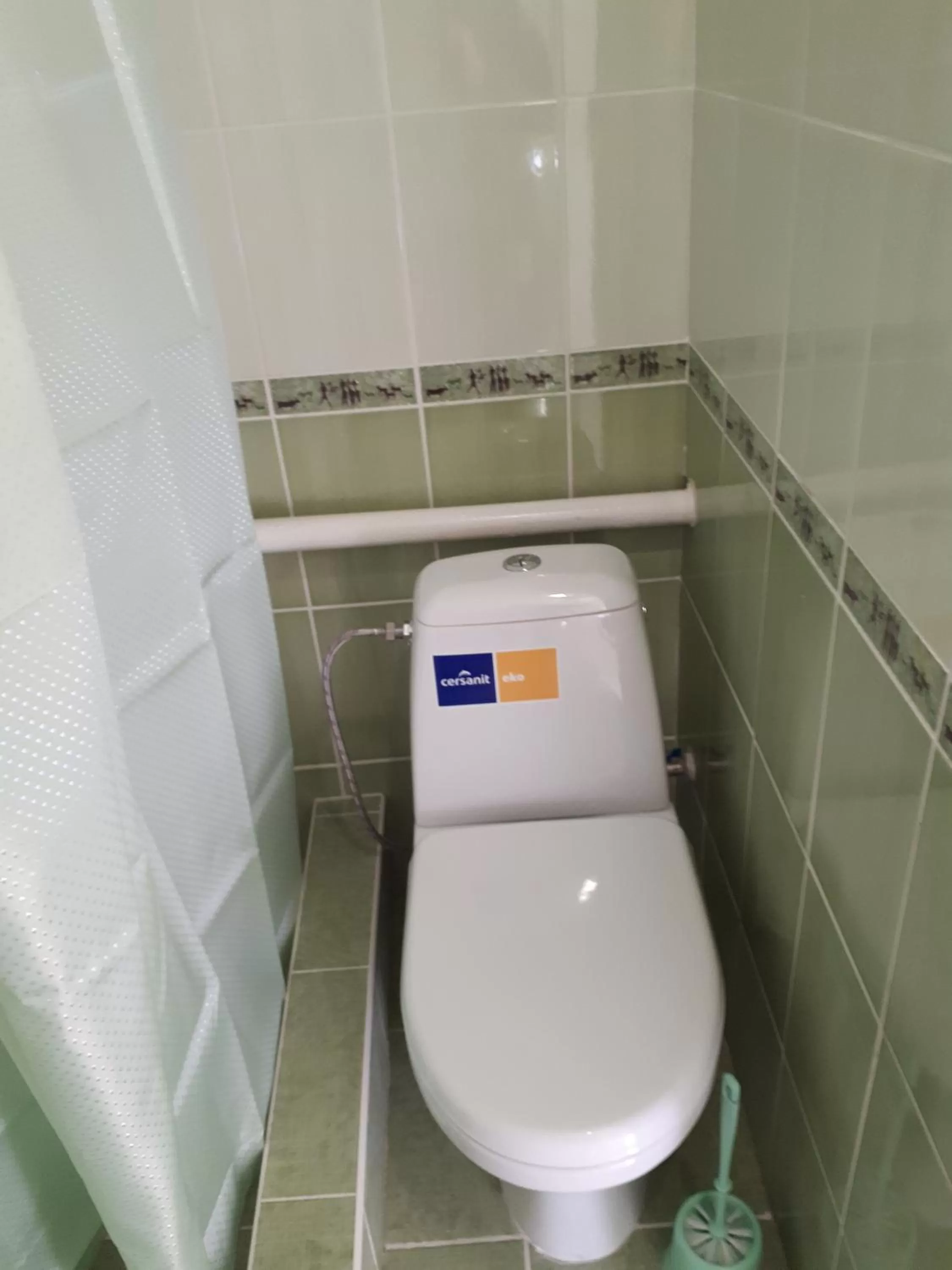 Toilet in Hotel Gostynnyi Dvir