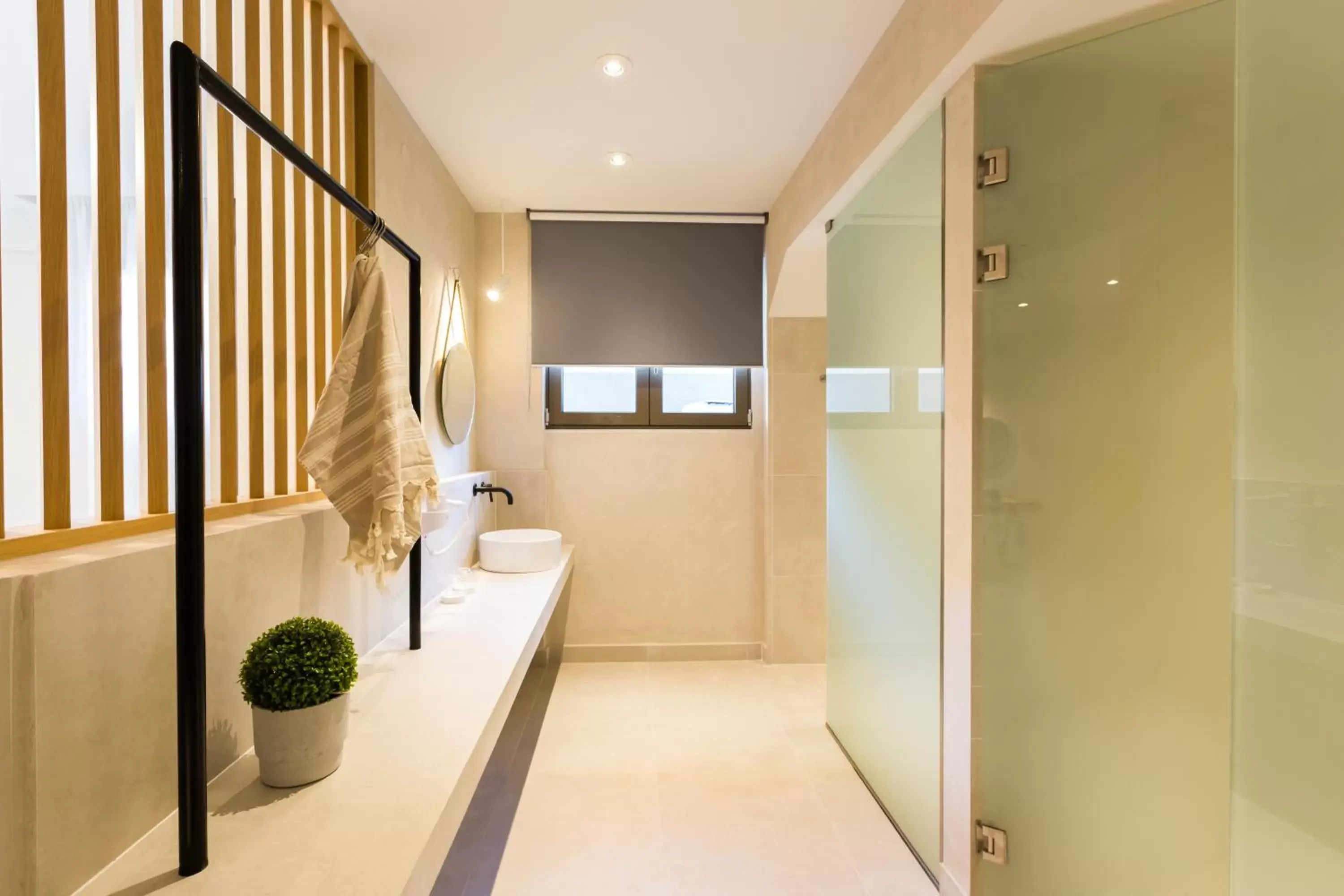 Bathroom in Calmare suites