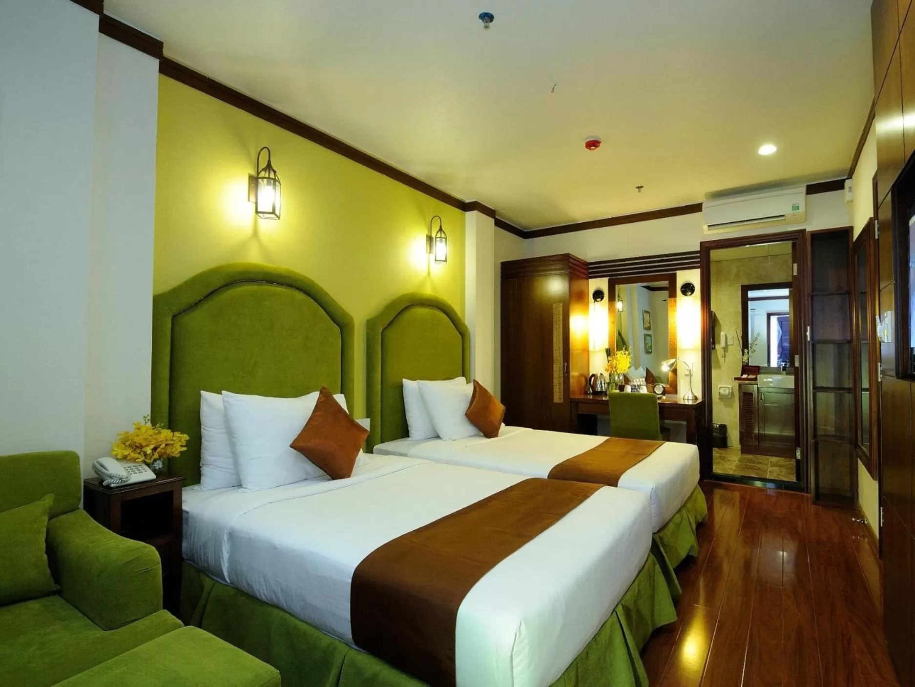 Photo of the whole room, Bed in Asian Ruby Boutique Hotel Bùi Thị Xuân