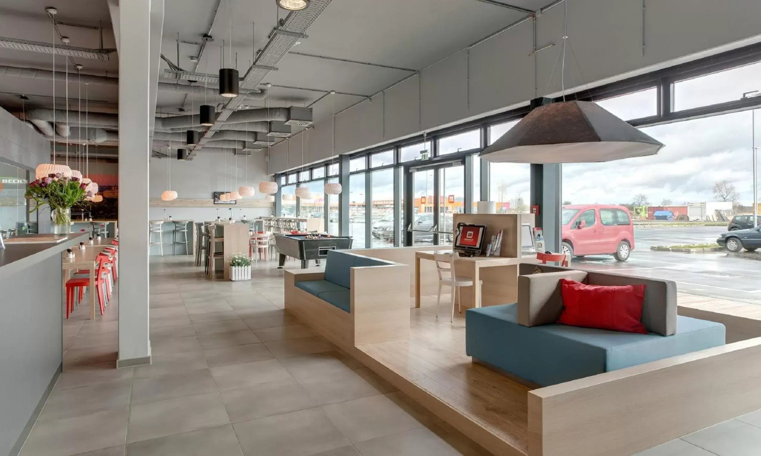 Lobby or reception in MEININGER Hotel Berlin Airport