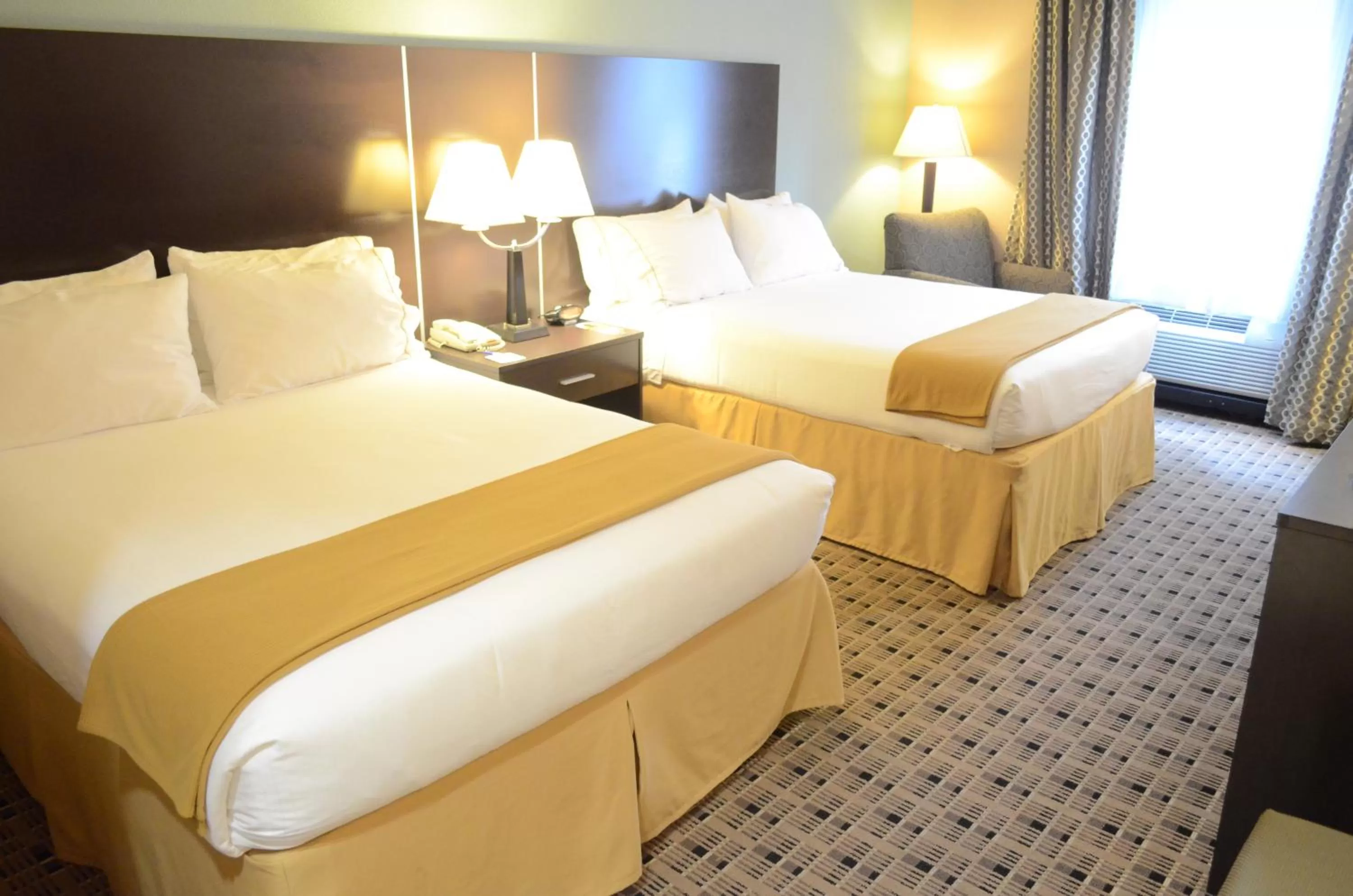 Bed in Holiday Inn Express Hotel & Suites Houston Energy Corridor - West Oaks, an IHG Hotel
