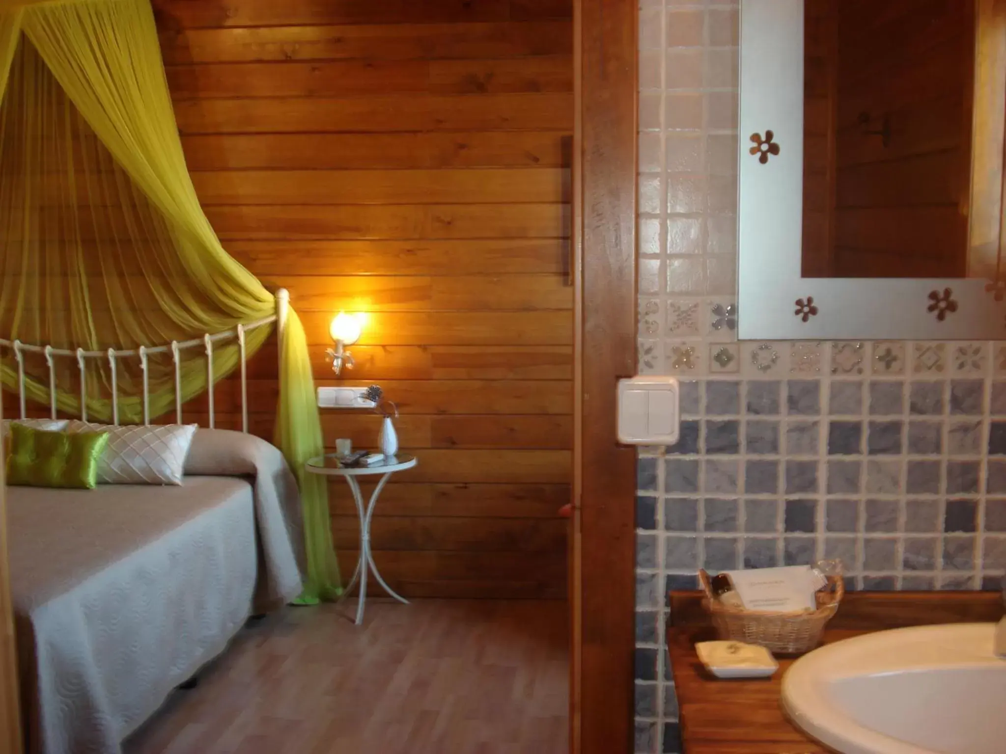 Photo of the whole room, Bathroom in El Racó de la Pintora "Adults Only"