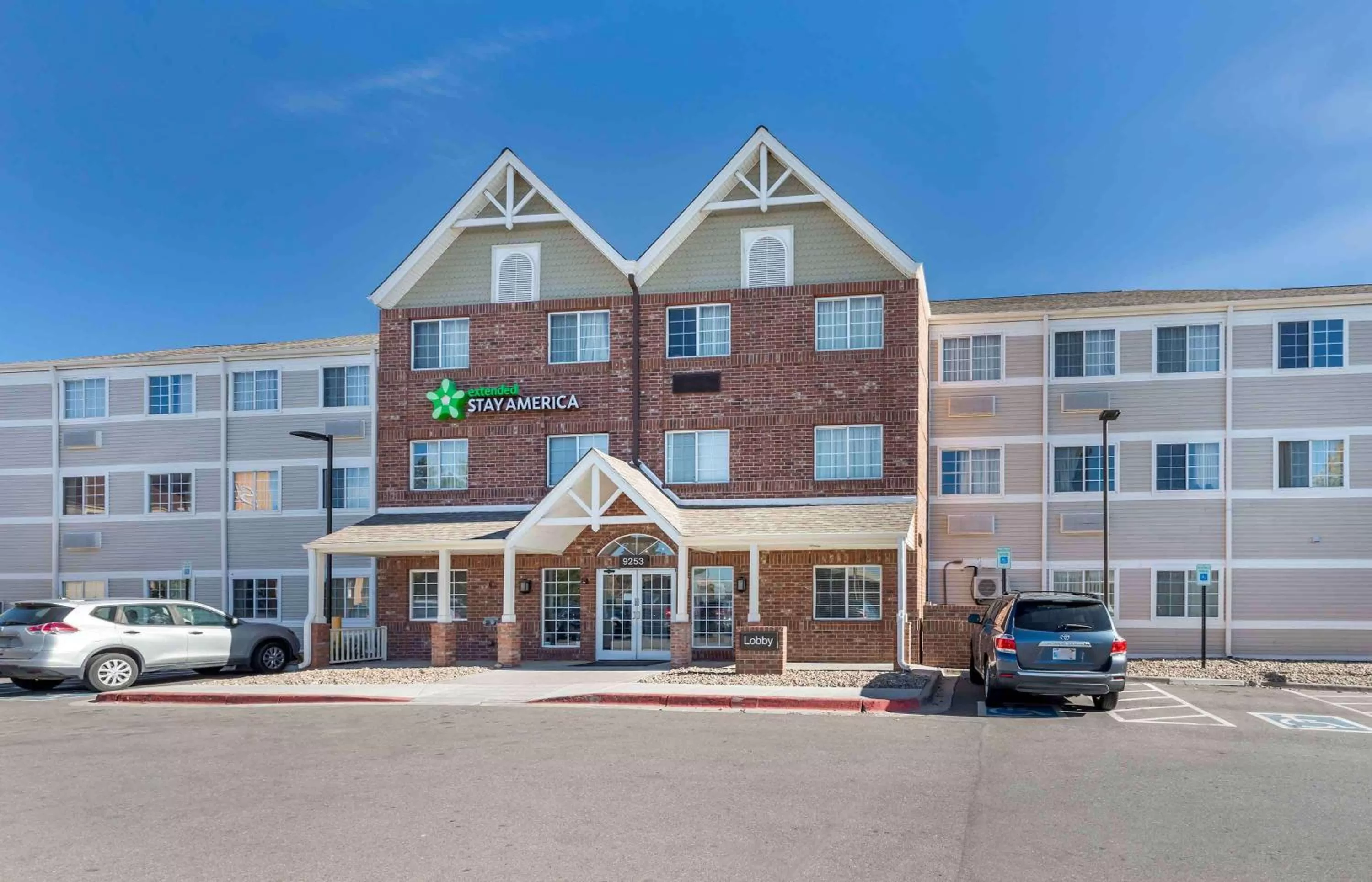 Property building in Extended Stay America Select Suites - Denver - Tech Center South - Greenwood Village