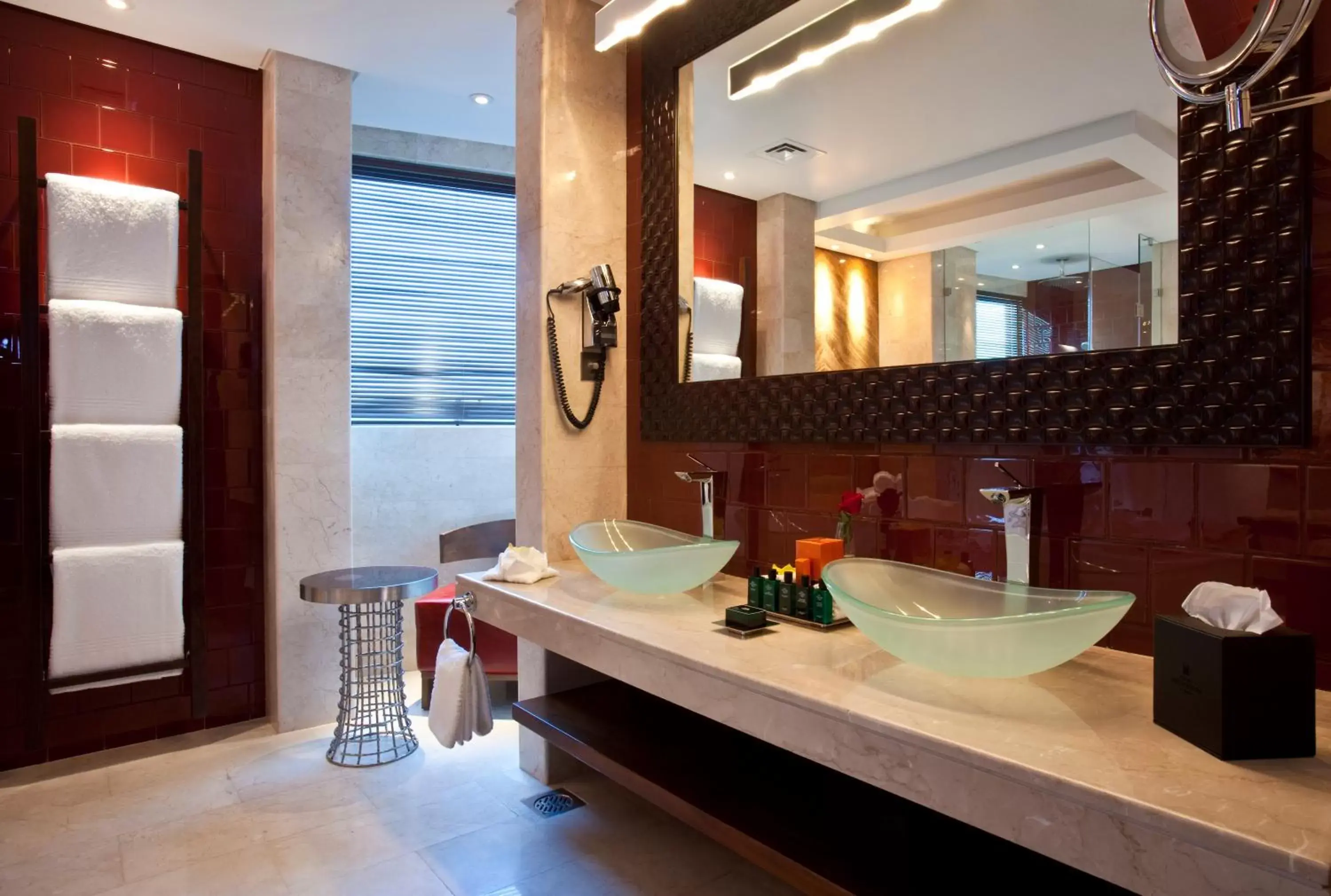 Shower, Bathroom in Grand Millennium Al Wahda Hotel and Executive Apartments Abu Dhabi