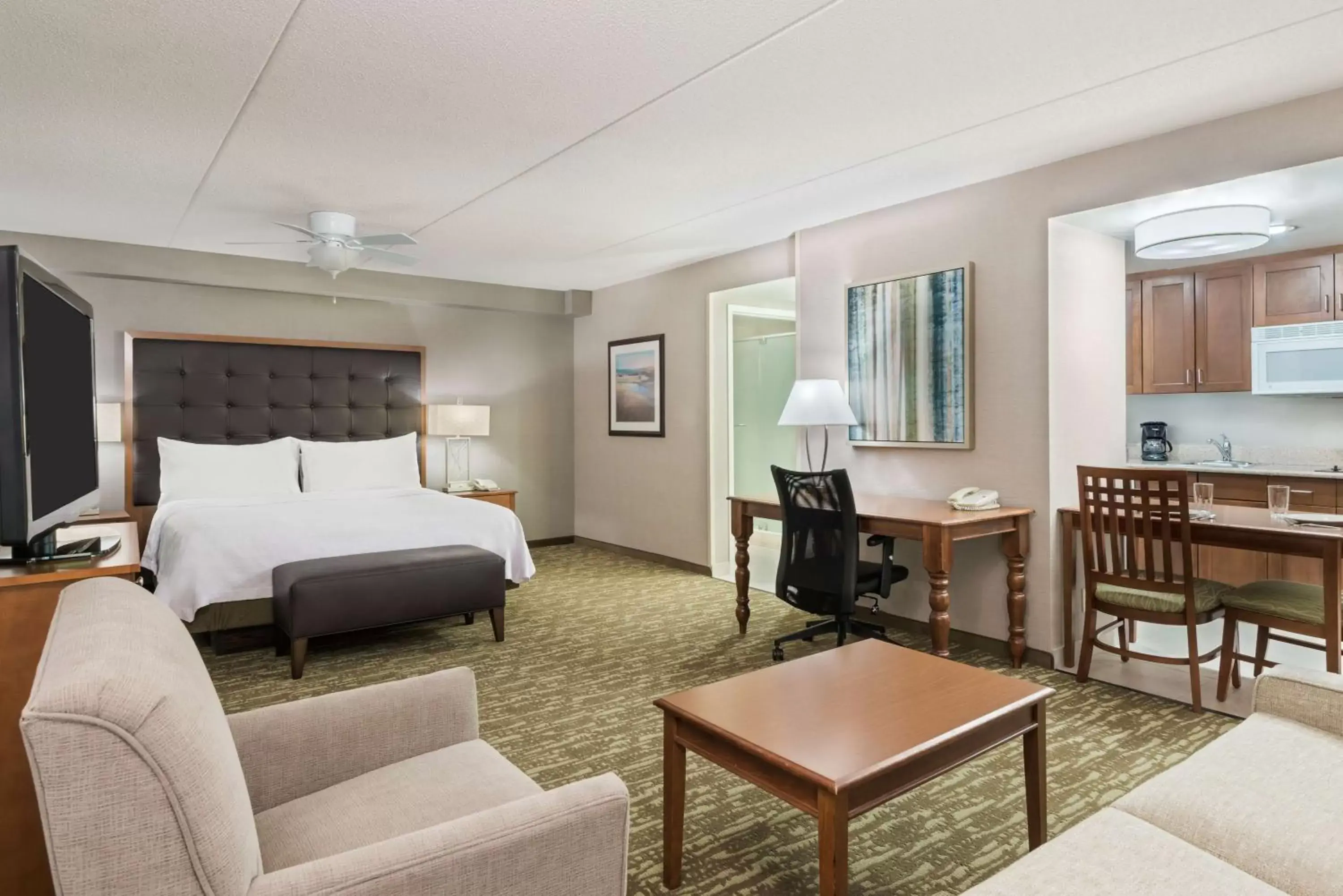 Bed in Homewood Suites by Hilton Holyoke-Springfield/North