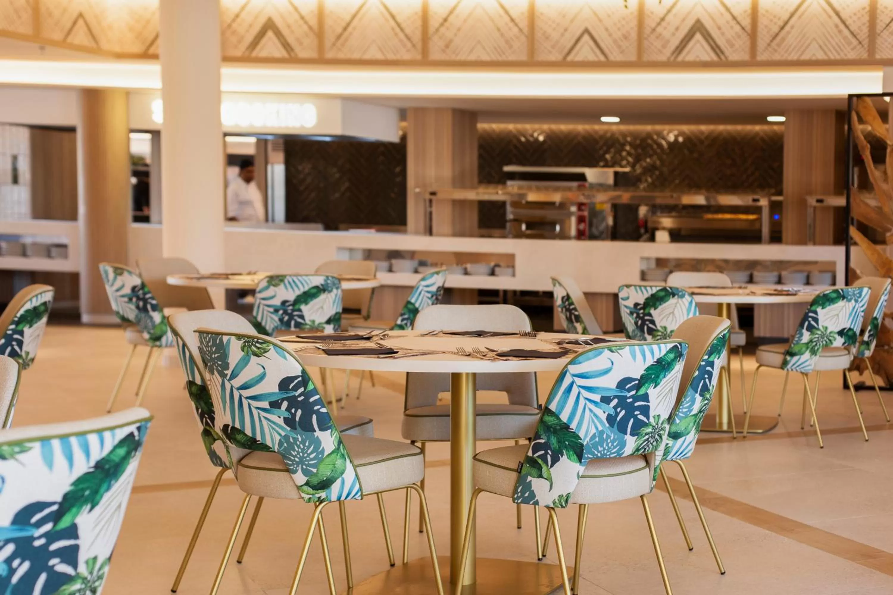 Restaurant/places to eat in Hotel Primavera Park