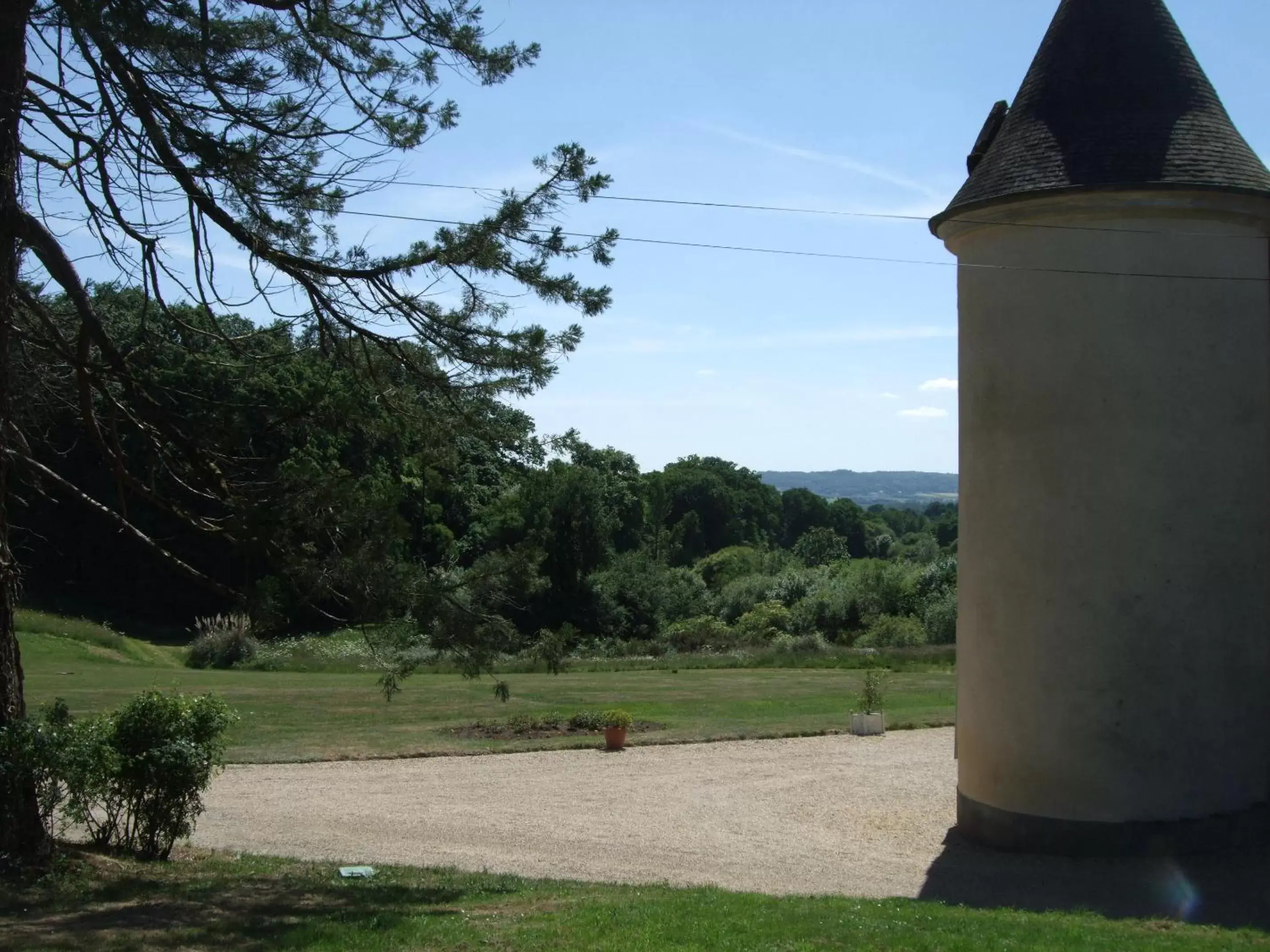 Property building in Château de La Ville-Huë