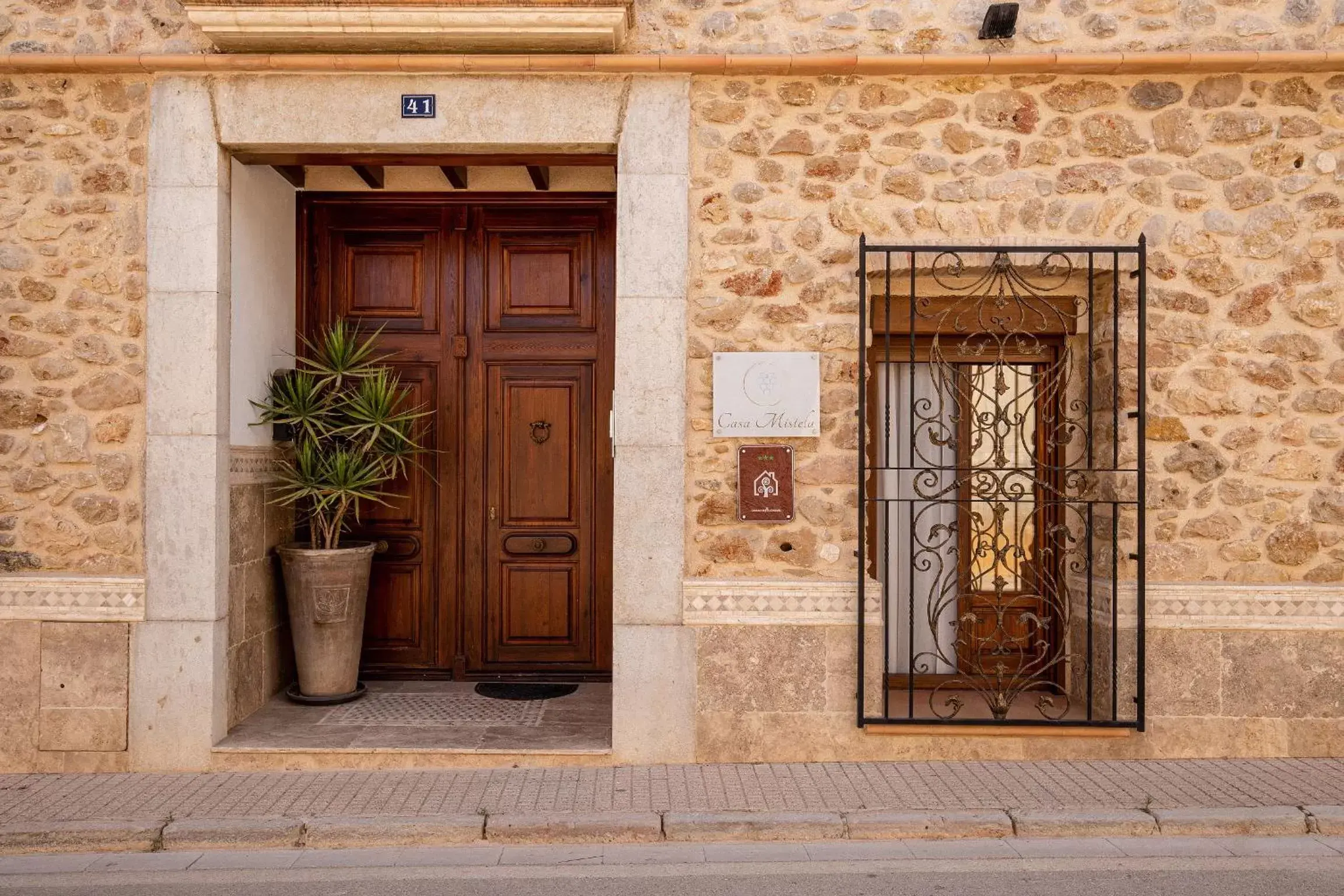 Facade/Entrance in Casa Mistela