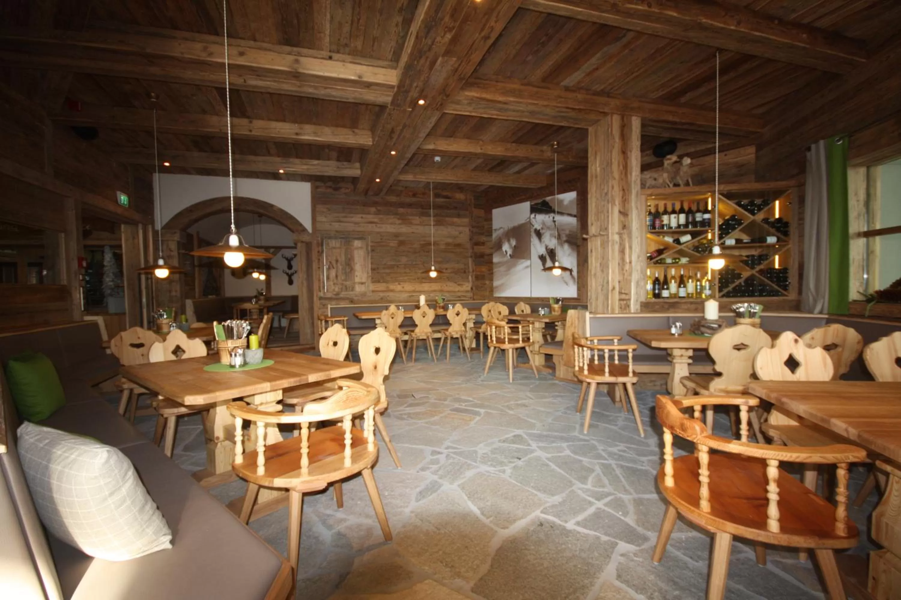 Lounge or bar, Restaurant/Places to Eat in Berghotel Schmittenhöhe