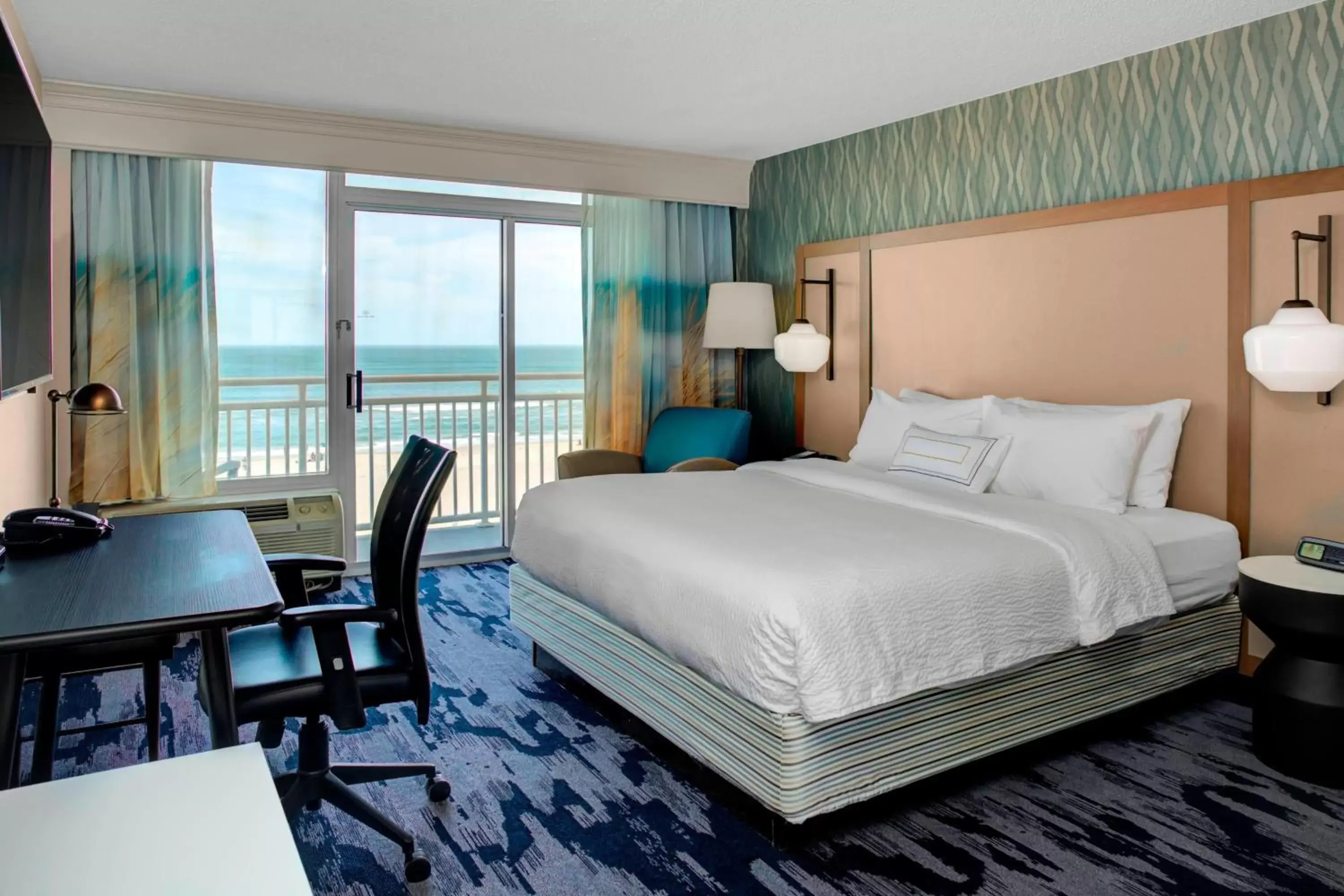 Bedroom in Fairfield Inn & Suites by Marriott Virginia Beach Oceanfront
