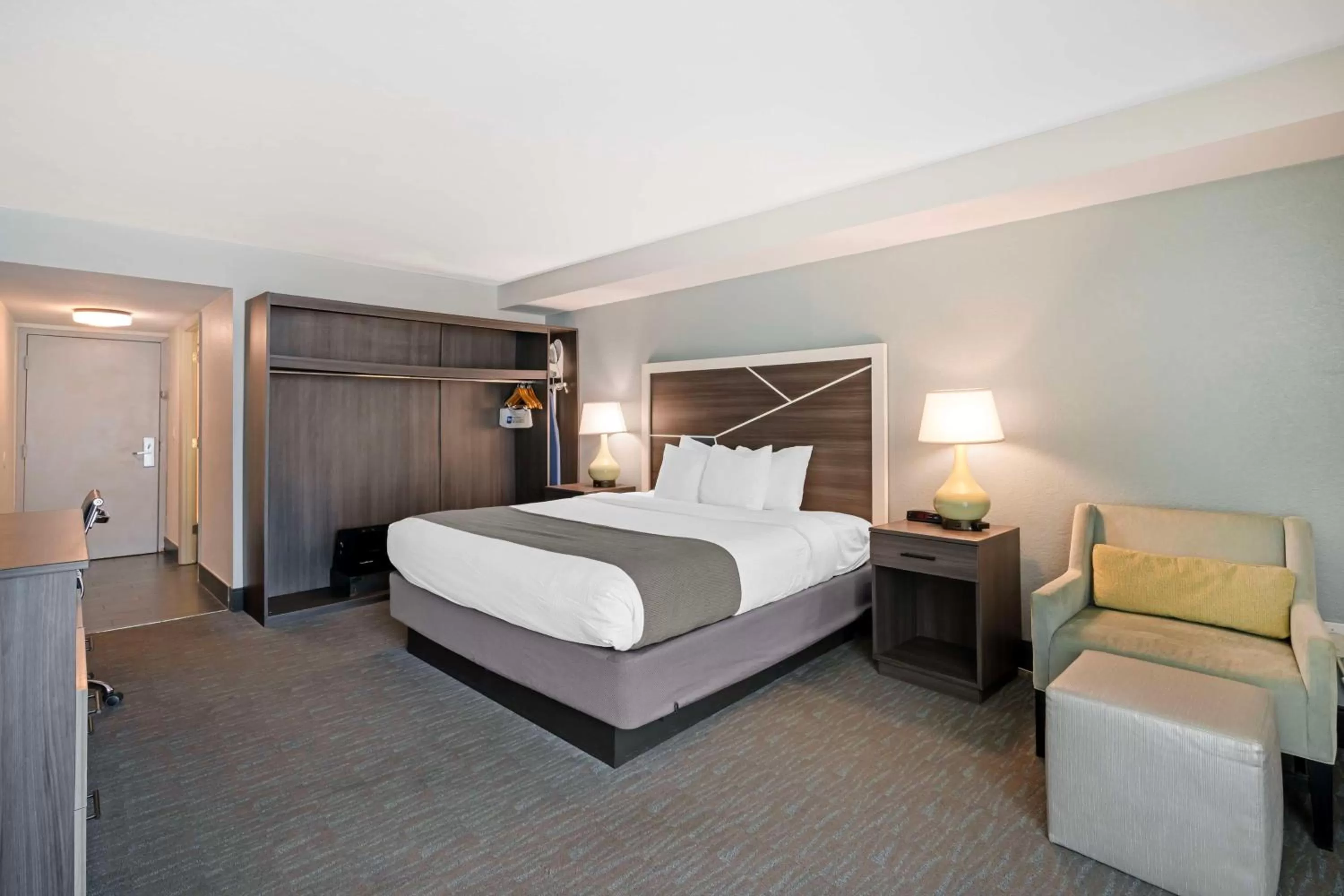 Bedroom, Bed in Best Western Plus Daytona Inn Seabreeze