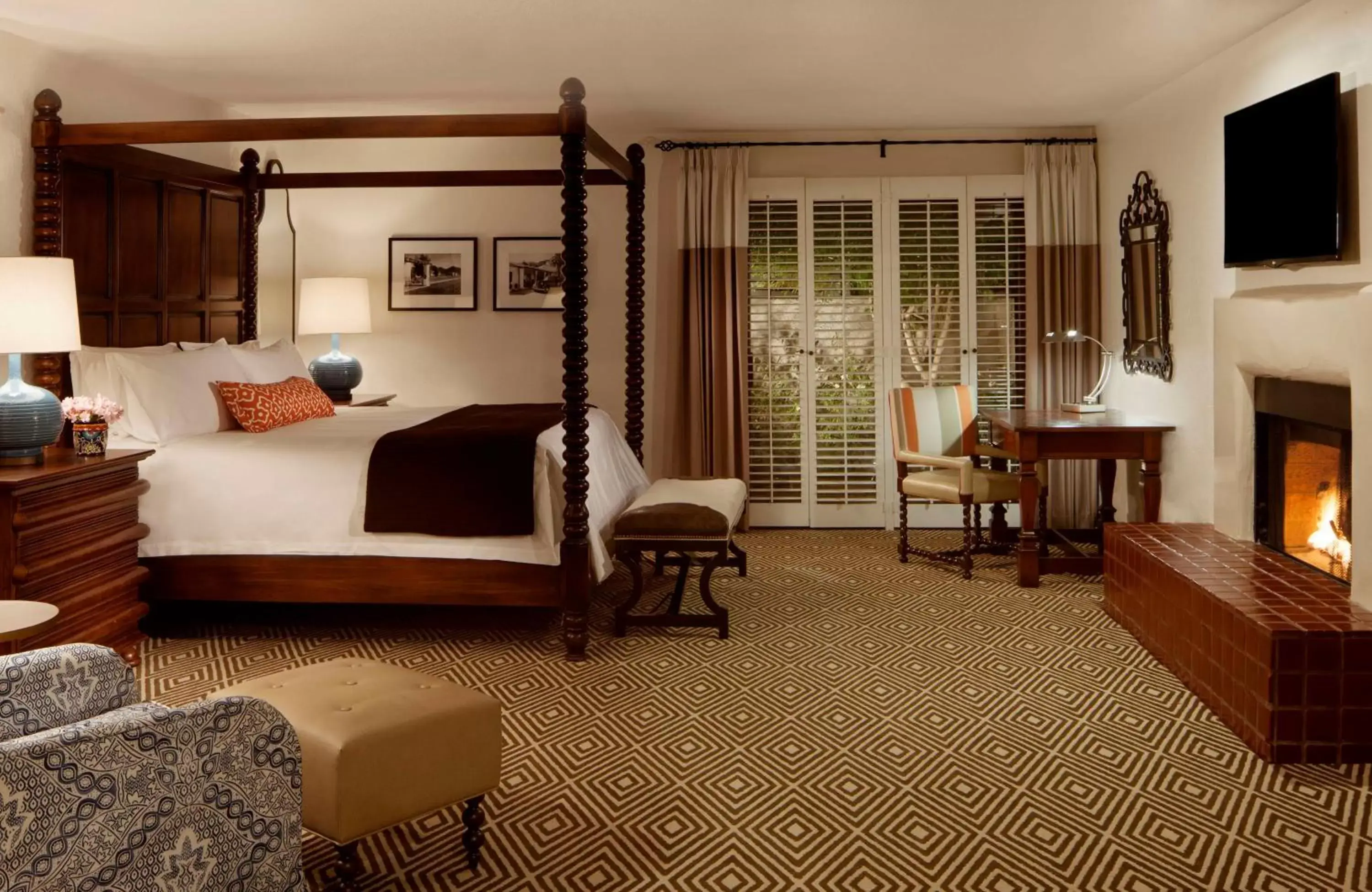 Living room, Bed in La Quinta Resort & Club, Curio Collection