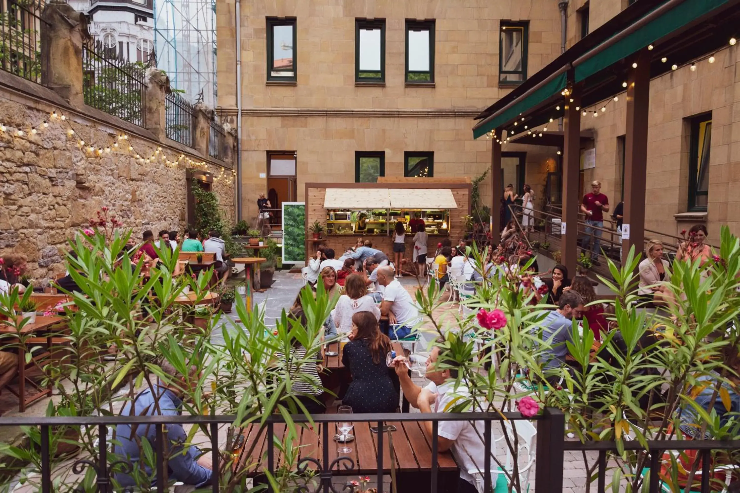 Patio, Restaurant/Places to Eat in A Room In The City