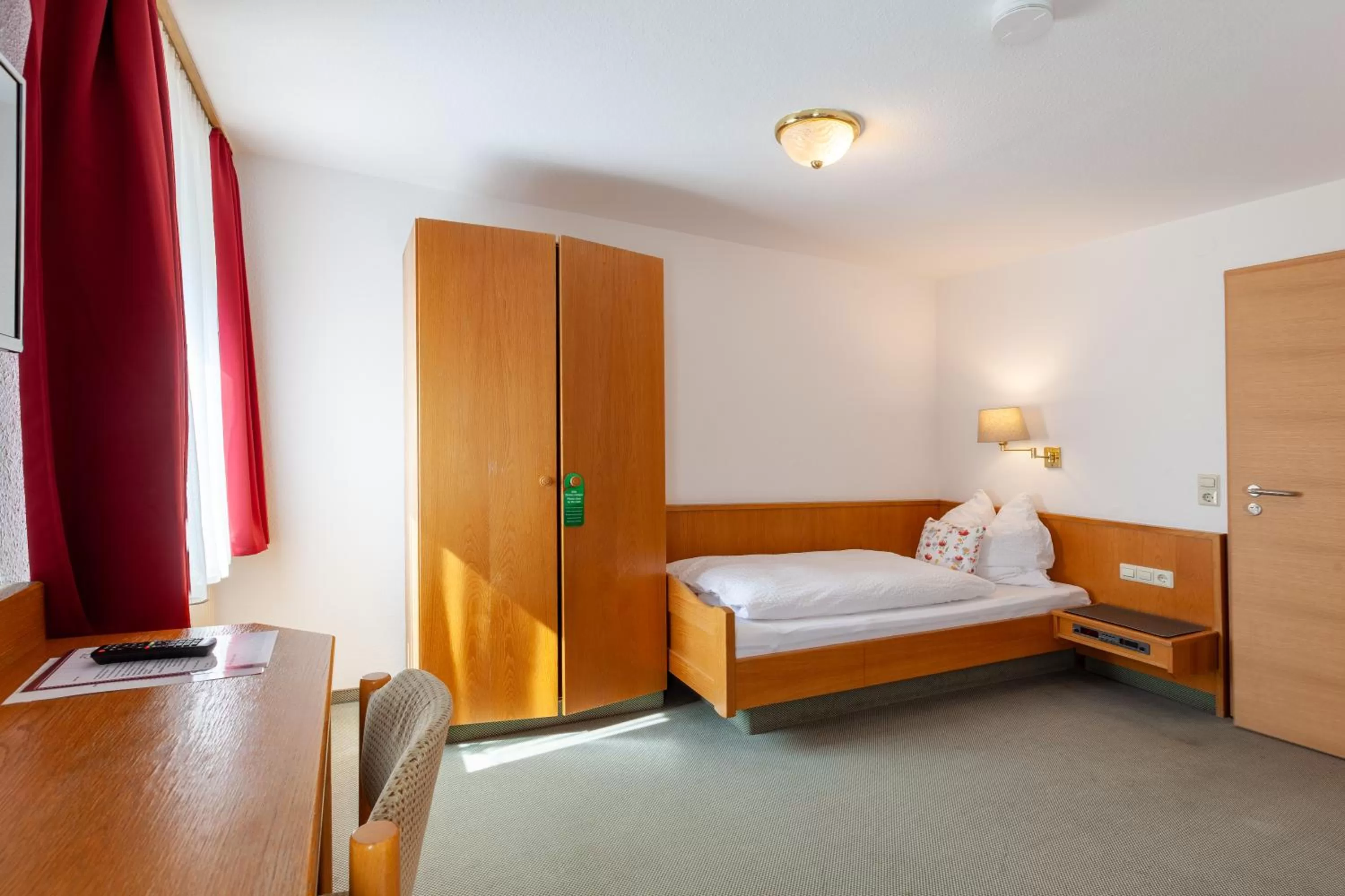 Bed in Hotel Garni Traube