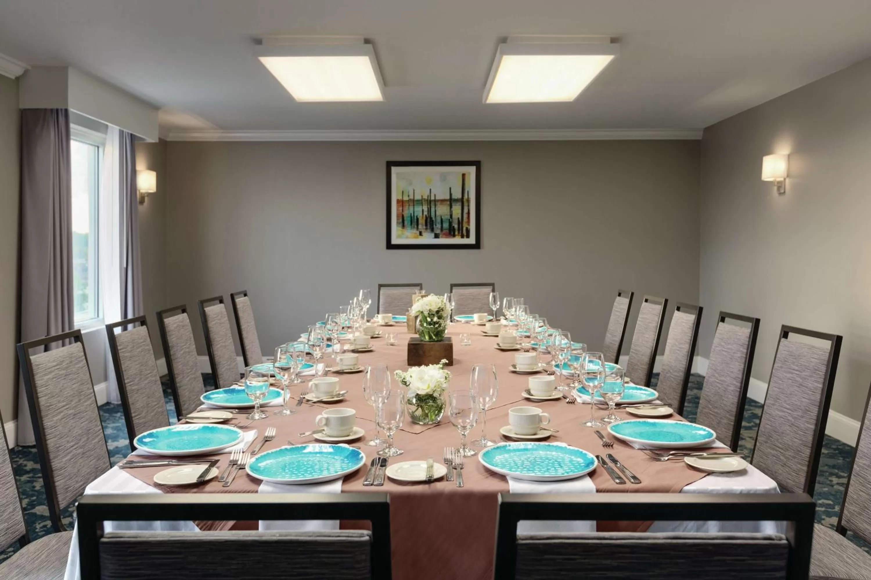 Dining area in Hotel Ballast Wilmington, Tapestry Collection by Hilton