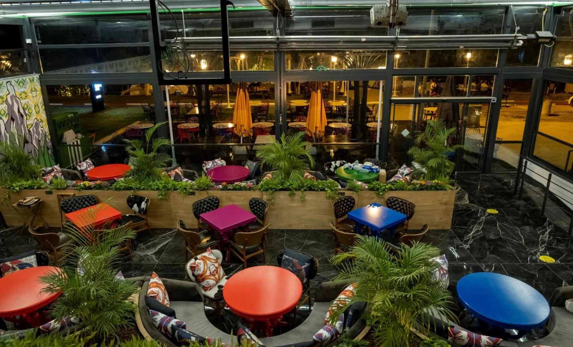 Restaurant/places to eat in Lucky Monkey Hotel