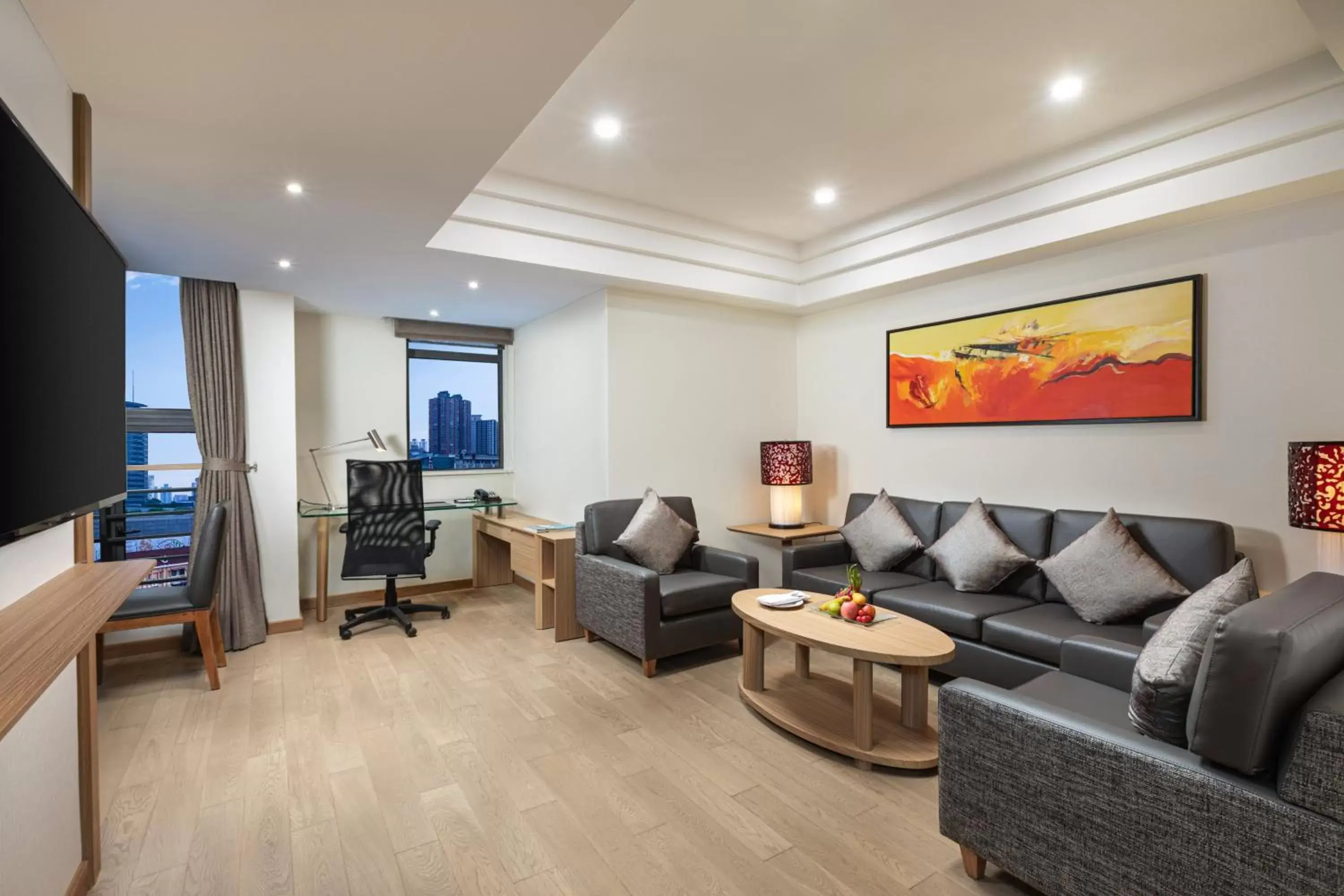 Bedroom, Seating Area in Holiday Inn Shanghai Hongqiao Central, an IHG Hotel