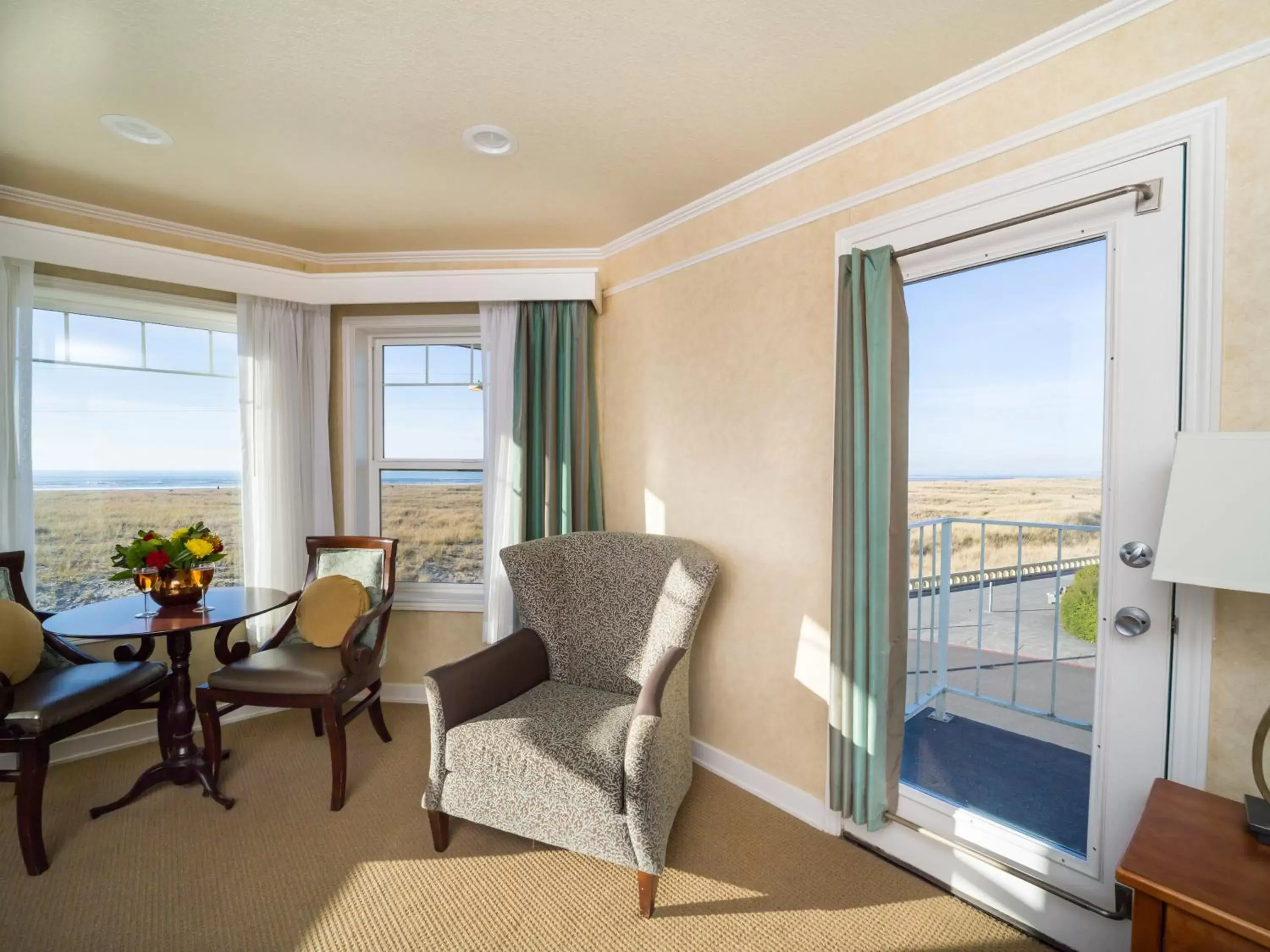 Living room, Sea View in Inn of the Four Winds Seaside Oceanfront
